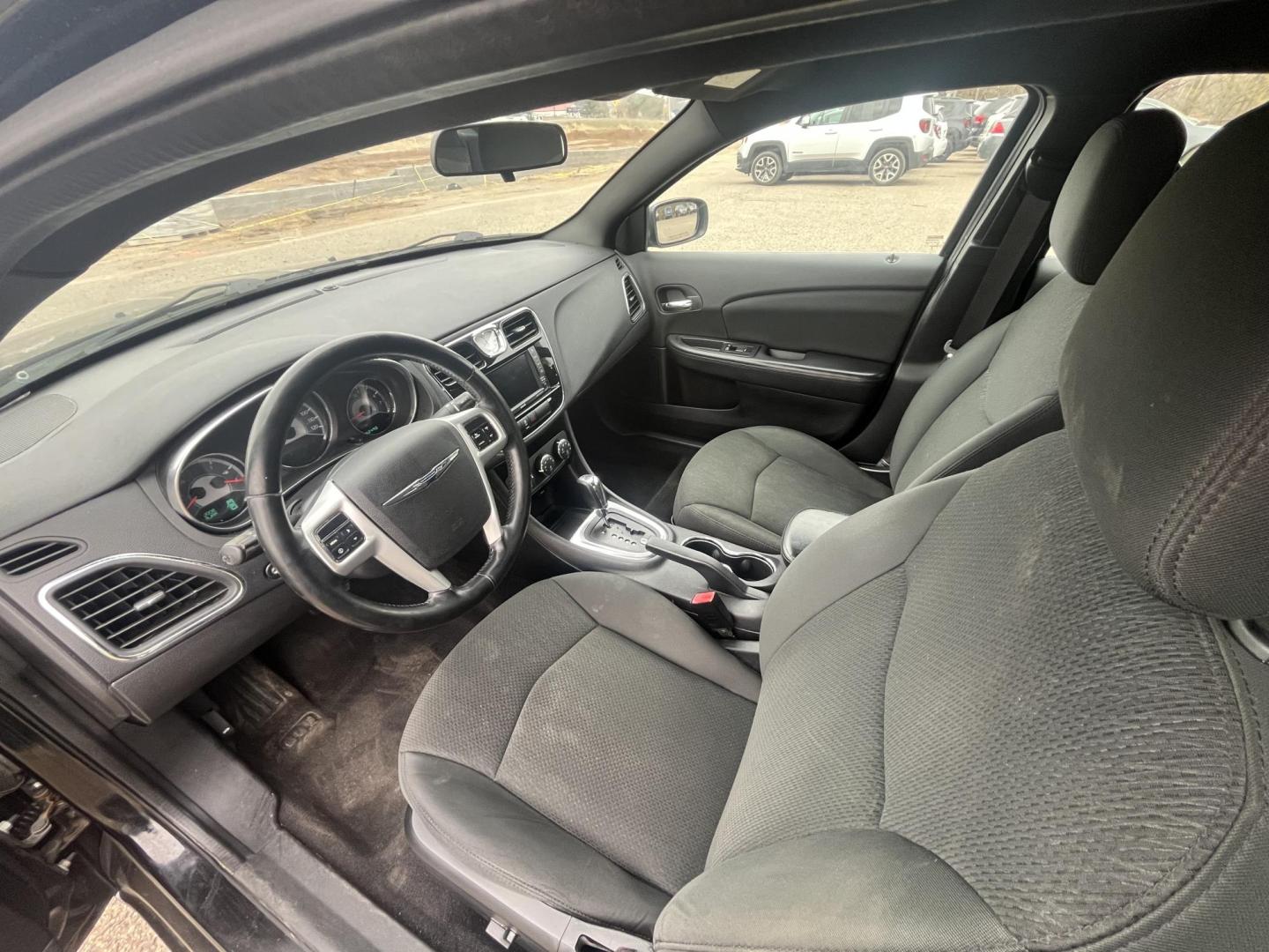 2011 Chrysler 200 Touring (1C3BC1FB5BN) with an 2.4L L4 DOHC 16V engine, 6-Speed Automatic transmission, located at 17255 hwy 65 NE, Ham Lake, MN, 55304, 0.000000, 0.000000 - Photo#9