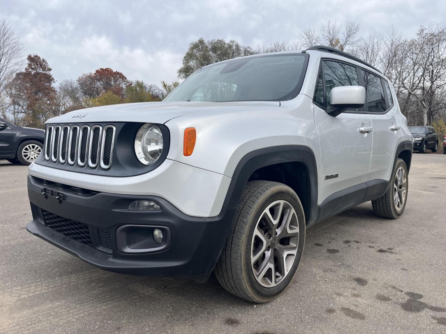 2015 Jeep Renegade Latitude 4WD (ZACCJBBT2FP) with an 2.4L L4 engine, 6-Speed Manual transmission, located at 17255 hwy 65 NE, Ham Lake, MN, 55304, 0.000000, 0.000000 - Photo#0