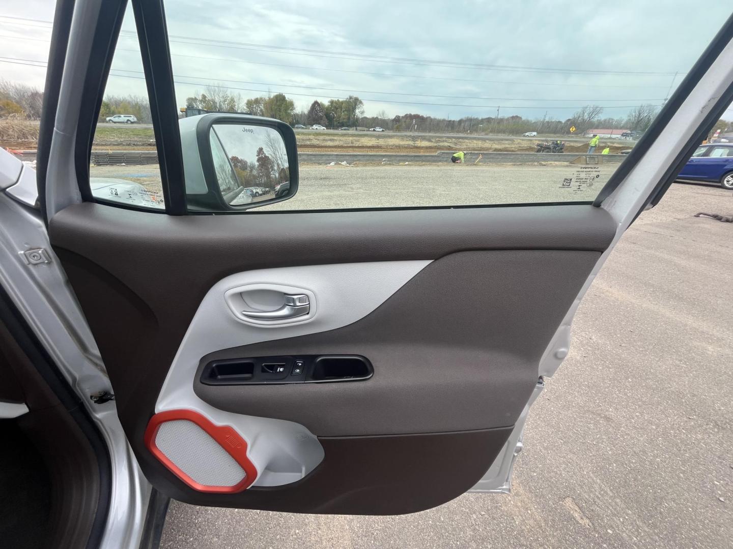 2015 Jeep Renegade Latitude 4WD (ZACCJBBT2FP) with an 2.4L L4 engine, 6-Speed Manual transmission, located at 17255 hwy 65 NE, Ham Lake, MN, 55304, 0.000000, 0.000000 - Photo#12