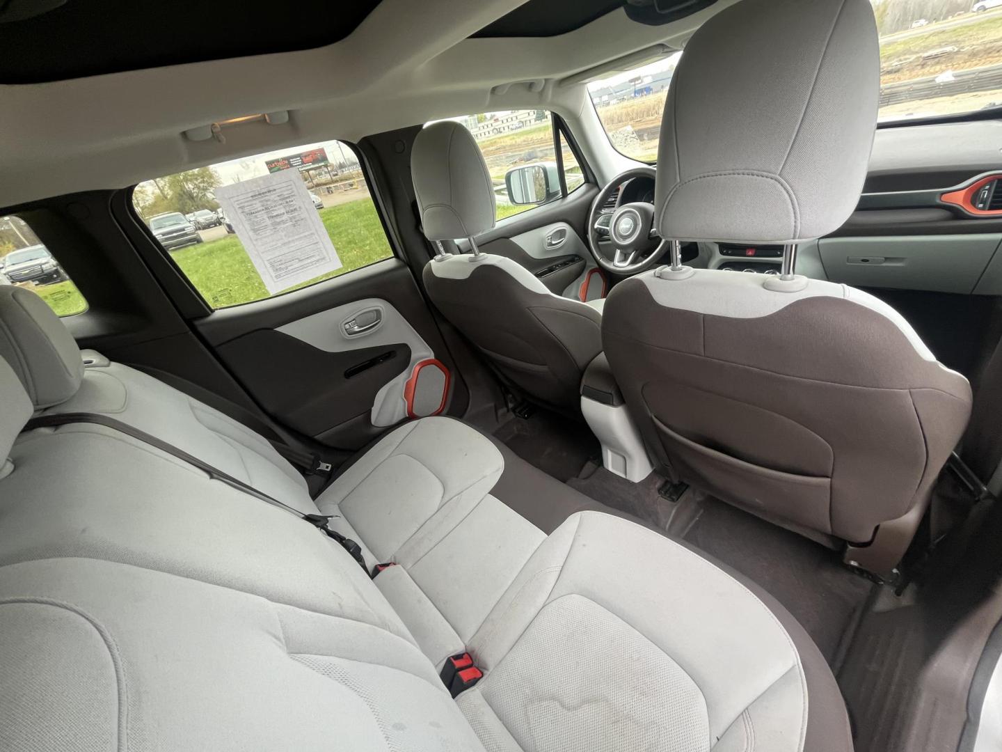 2015 Jeep Renegade Latitude 4WD (ZACCJBBT2FP) with an 2.4L L4 engine, 6-Speed Manual transmission, located at 17255 hwy 65 NE, Ham Lake, MN, 55304, 0.000000, 0.000000 - Photo#15