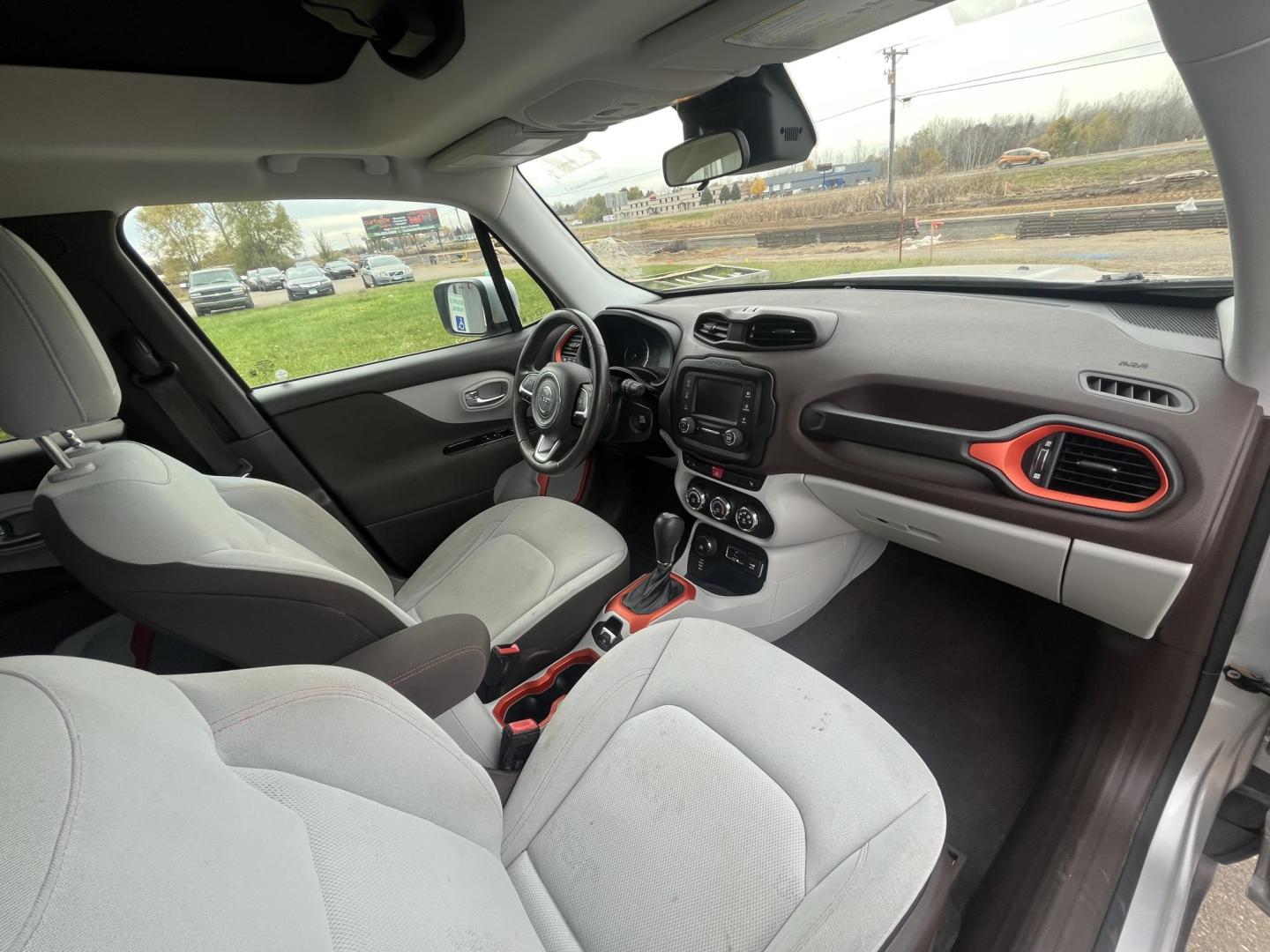 2015 Jeep Renegade Latitude 4WD (ZACCJBBT2FP) with an 2.4L L4 engine, 6-Speed Manual transmission, located at 17255 hwy 65 NE, Ham Lake, MN, 55304, 0.000000, 0.000000 - Photo#13
