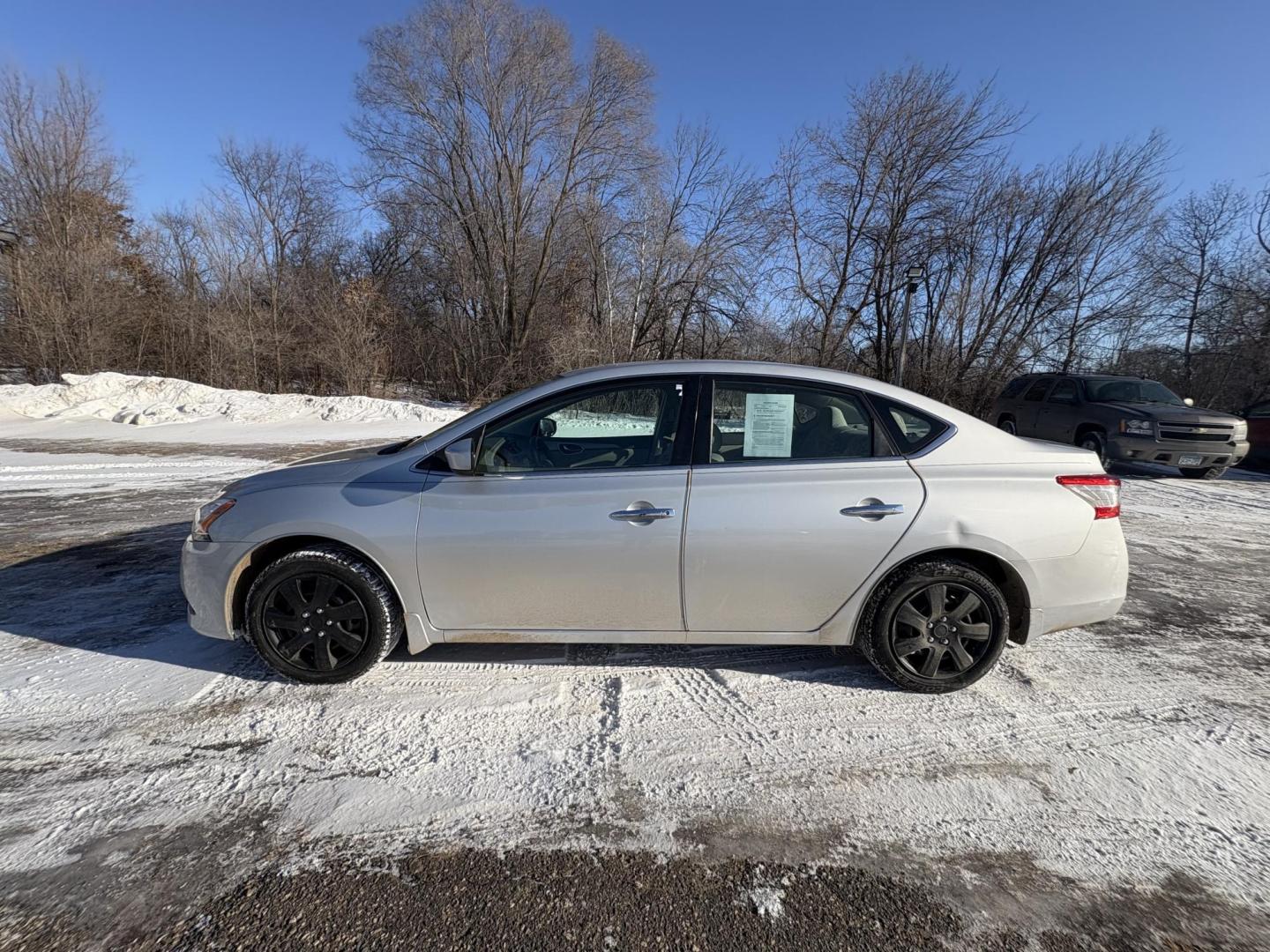 2013 Nissan Sentra S 6MT (3N1AB7APXDL) with an 2.0L L4 DOHC 16V engine, 6-Speed Manual transmission, located at 17255 hwy 65 NE, Ham Lake, MN, 55304, 0.000000, 0.000000 - Photo#1