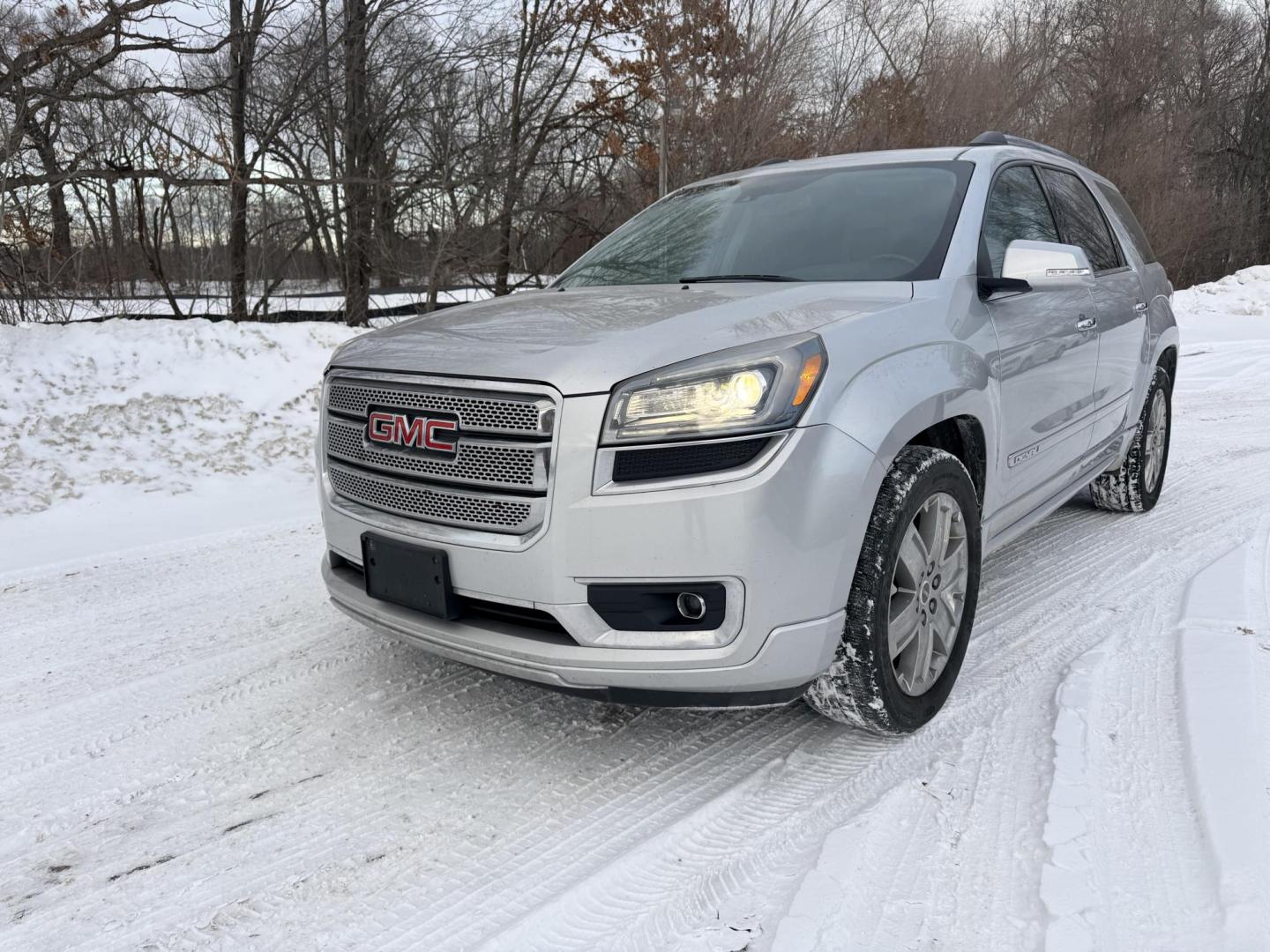 2014 GMC Acadia Denali AWD (1GKKVTKDXEJ) with an 3.6L V6 DOHC 24V engine, 6-Speed Automatic transmission, located at 17255 hwy 65 NE, Ham Lake, MN, 55304, 0.000000, 0.000000 - Photo#0
