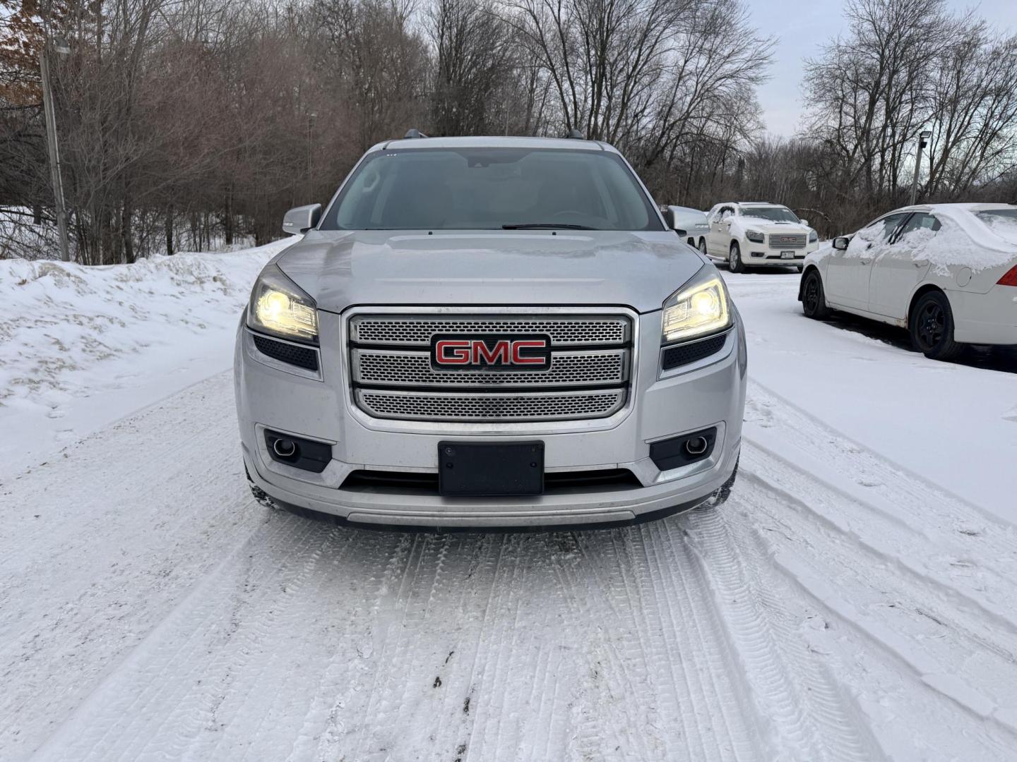 2014 GMC Acadia Denali AWD (1GKKVTKDXEJ) with an 3.6L V6 DOHC 24V engine, 6-Speed Automatic transmission, located at 17255 hwy 65 NE, Ham Lake, MN, 55304, 0.000000, 0.000000 - Photo#7