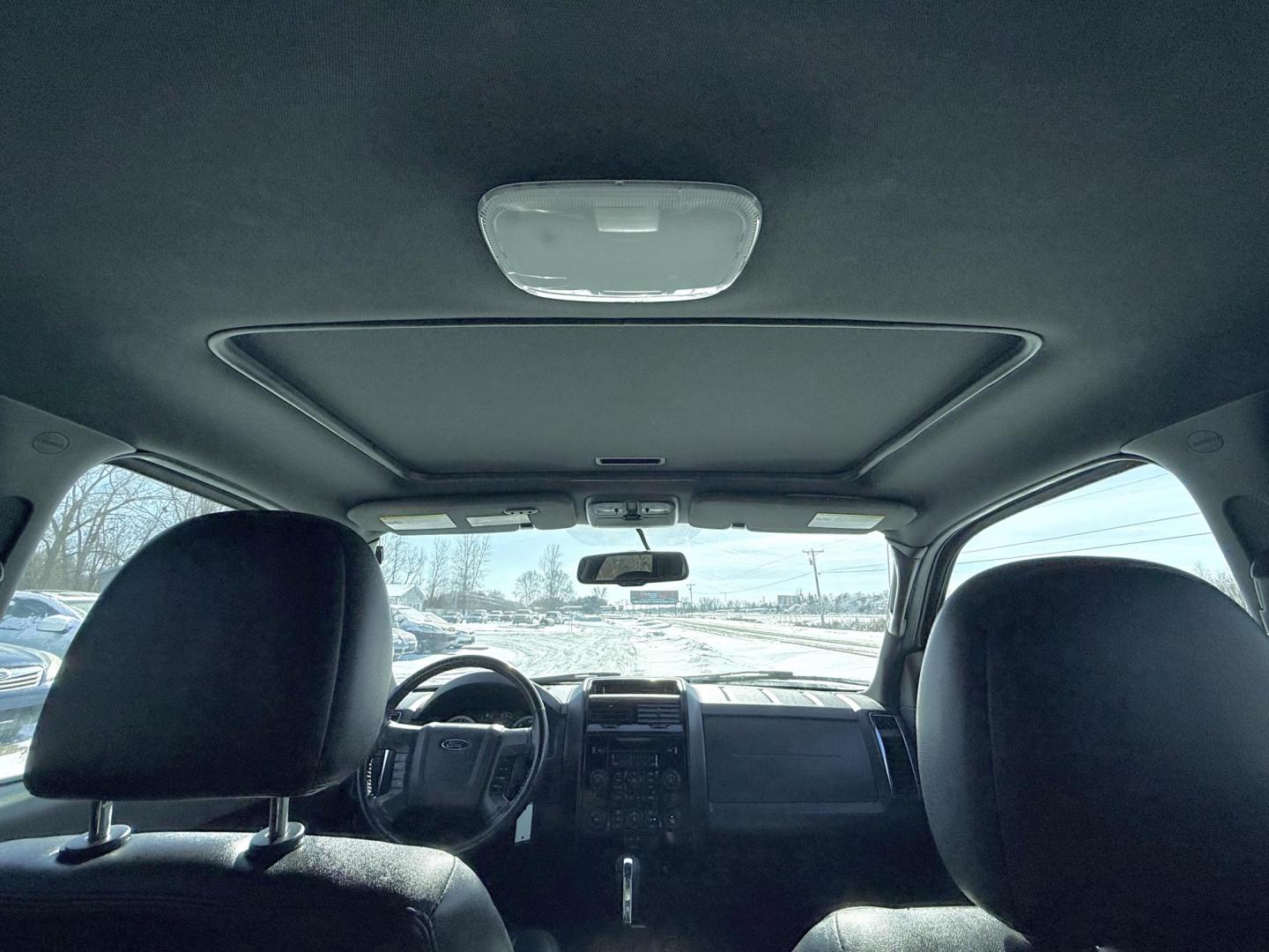 2011 Ford Escape Limited 4WD (1FMCU9EGXBK) with an 3.0L V6 DOHC 24V engine, 6-Speed Automatic transmission, located at 17255 hwy 65 NE, Ham Lake, MN, 55304, 0.000000, 0.000000 - Photo#17