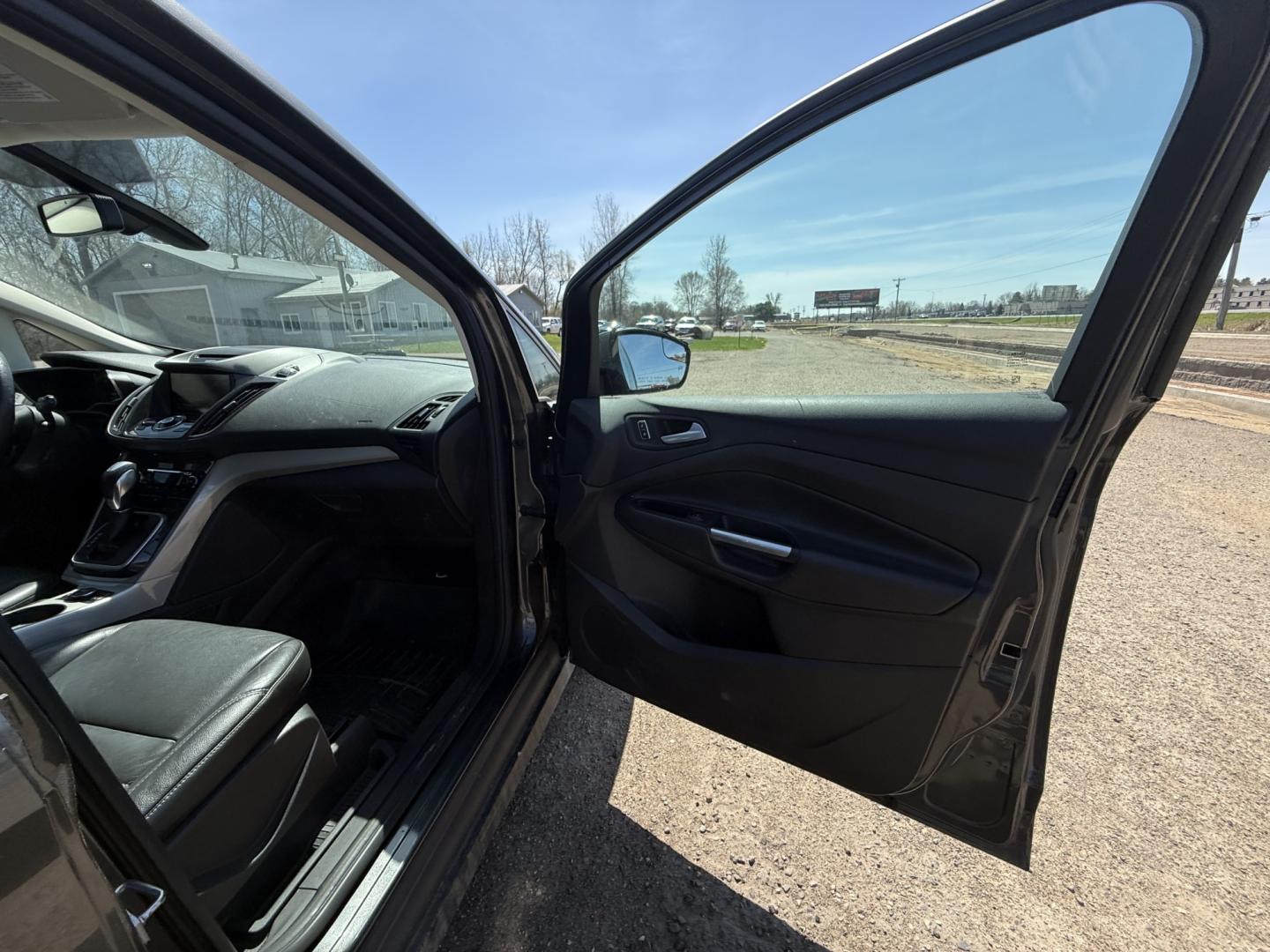 2015 Ford C-Max Hybrid SEL (1FADP5BU6FL) with an 2.0L L4 DOHC 16V HYBRID engine, Continuously Variable Transmission transmission, located at 17255 hwy 65 NE, Ham Lake, MN, 55304, 0.000000, 0.000000 - Photo#13