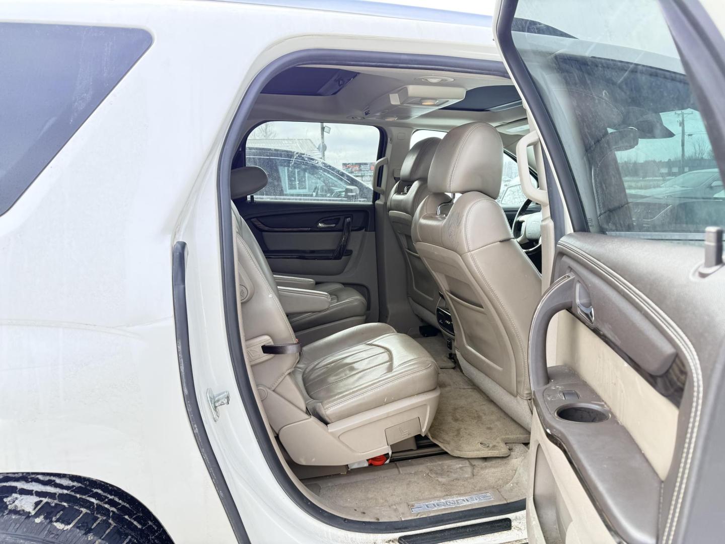 2014 GMC Acadia Denali AWD (1GKKVTKD8EJ) with an 3.6L V6 DOHC 24V engine, 6-Speed Automatic transmission, located at 17255 hwy 65 NE, Ham Lake, MN, 55304, 0.000000, 0.000000 - Photo#13