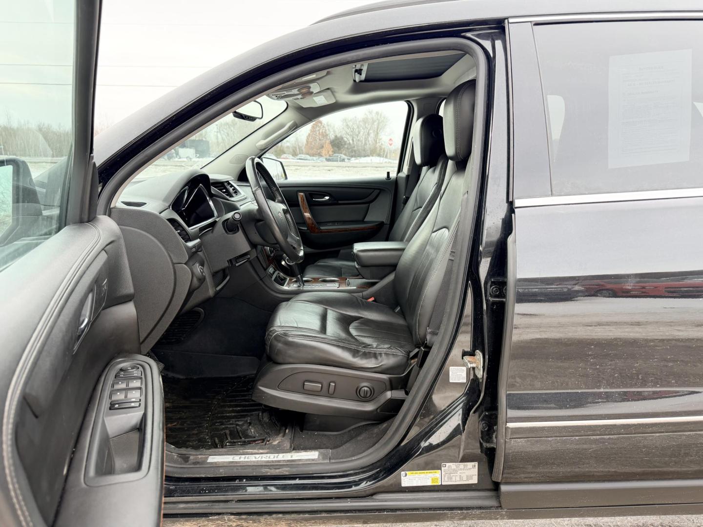 2014 Chevrolet Traverse LTZ AWD (1GNKVJKD0EJ) with an 3.6L V6 DOHC 24V engine, 6-Speed Automatic transmission, located at 17255 hwy 65 NE, Ham Lake, MN, 55304, 0.000000, 0.000000 - Photo#9