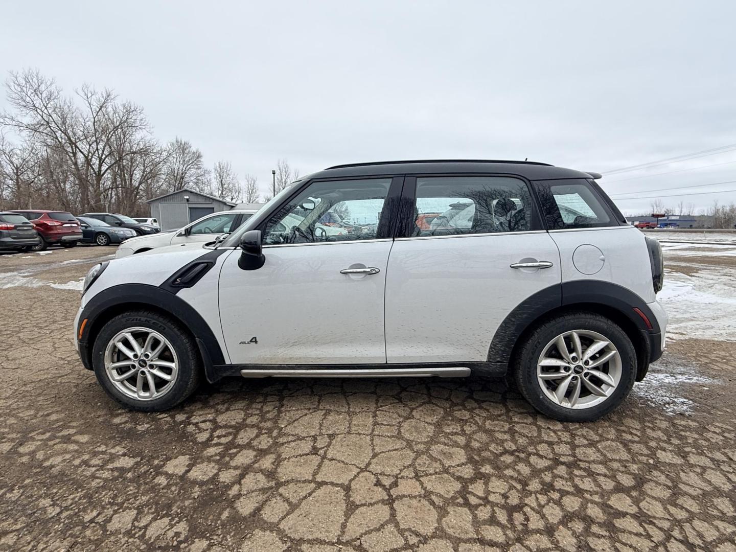2015 Mini Countryman S ALL4 (WMWZC5C55FW) with an 1.6L L4 DOHC 16V TURBO engine, located at 17255 hwy 65 NE, Ham Lake, MN, 55304, 0.000000, 0.000000 - Photo#1