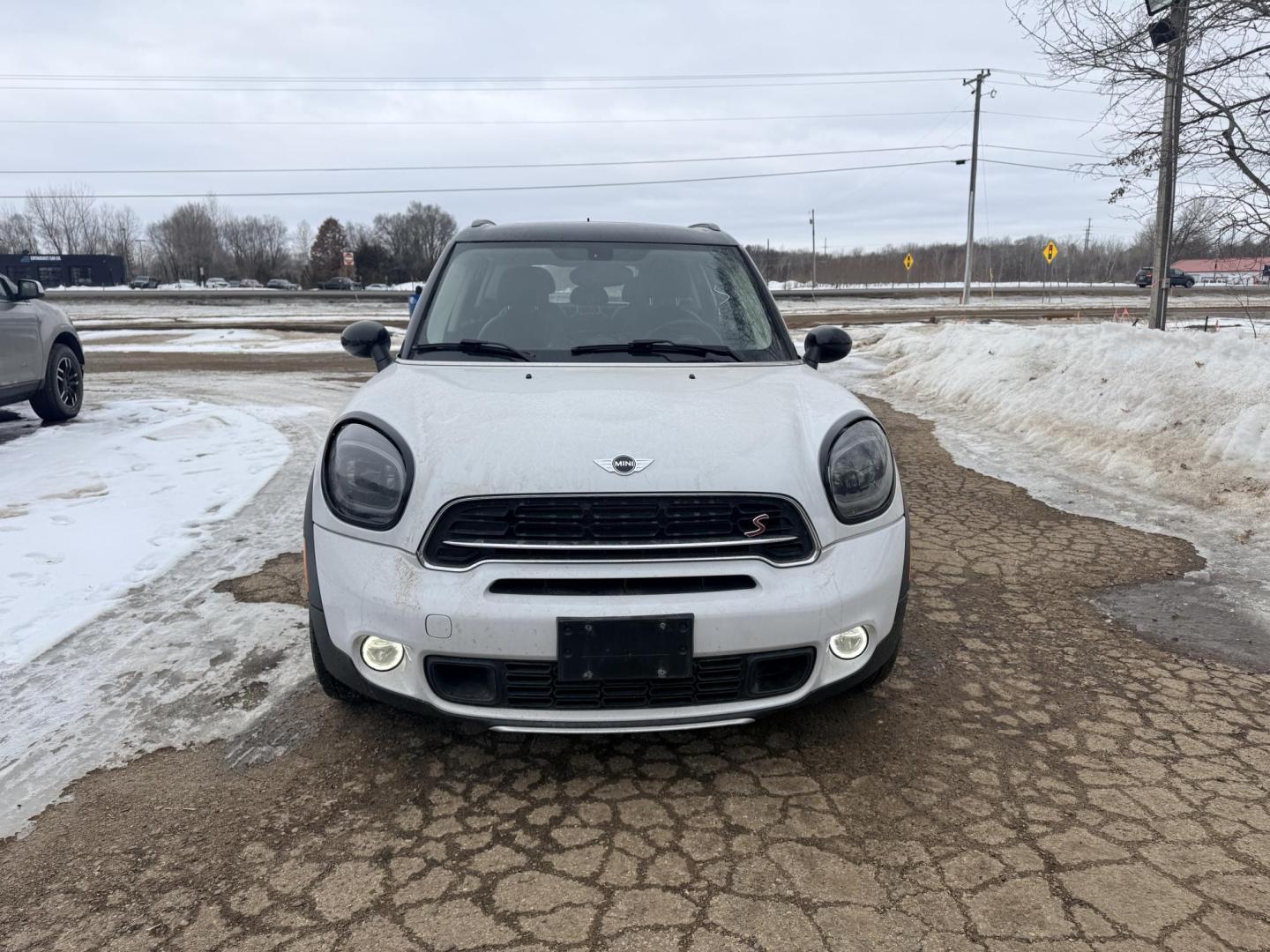 2015 Mini Countryman S ALL4 (WMWZC5C55FW) with an 1.6L L4 DOHC 16V TURBO engine, located at 17255 hwy 65 NE, Ham Lake, MN, 55304, 0.000000, 0.000000 - Photo#7