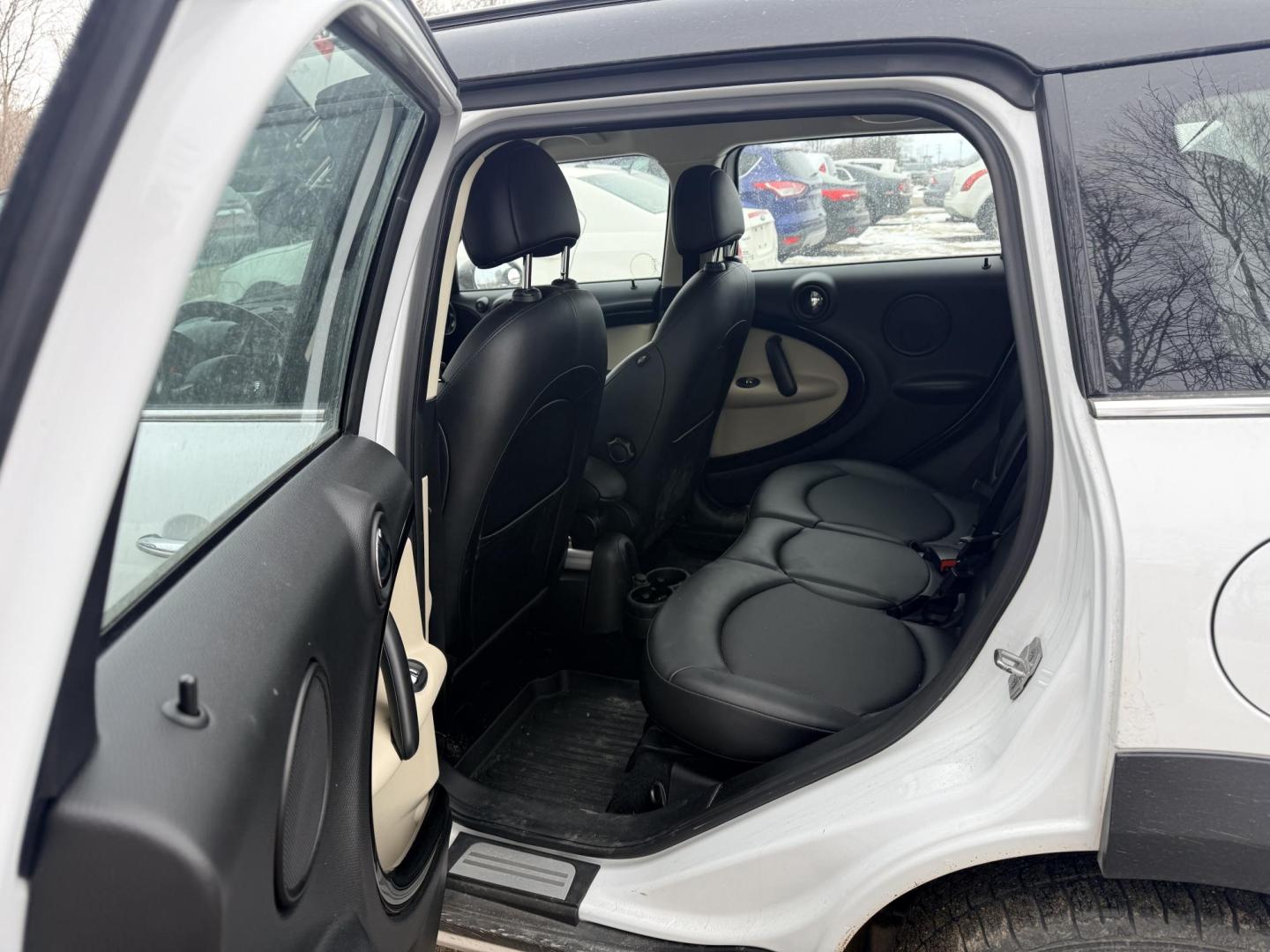 2015 Mini Countryman S ALL4 (WMWZC5C55FW) with an 1.6L L4 DOHC 16V TURBO engine, located at 17255 hwy 65 NE, Ham Lake, MN, 55304, 0.000000, 0.000000 - Photo#11