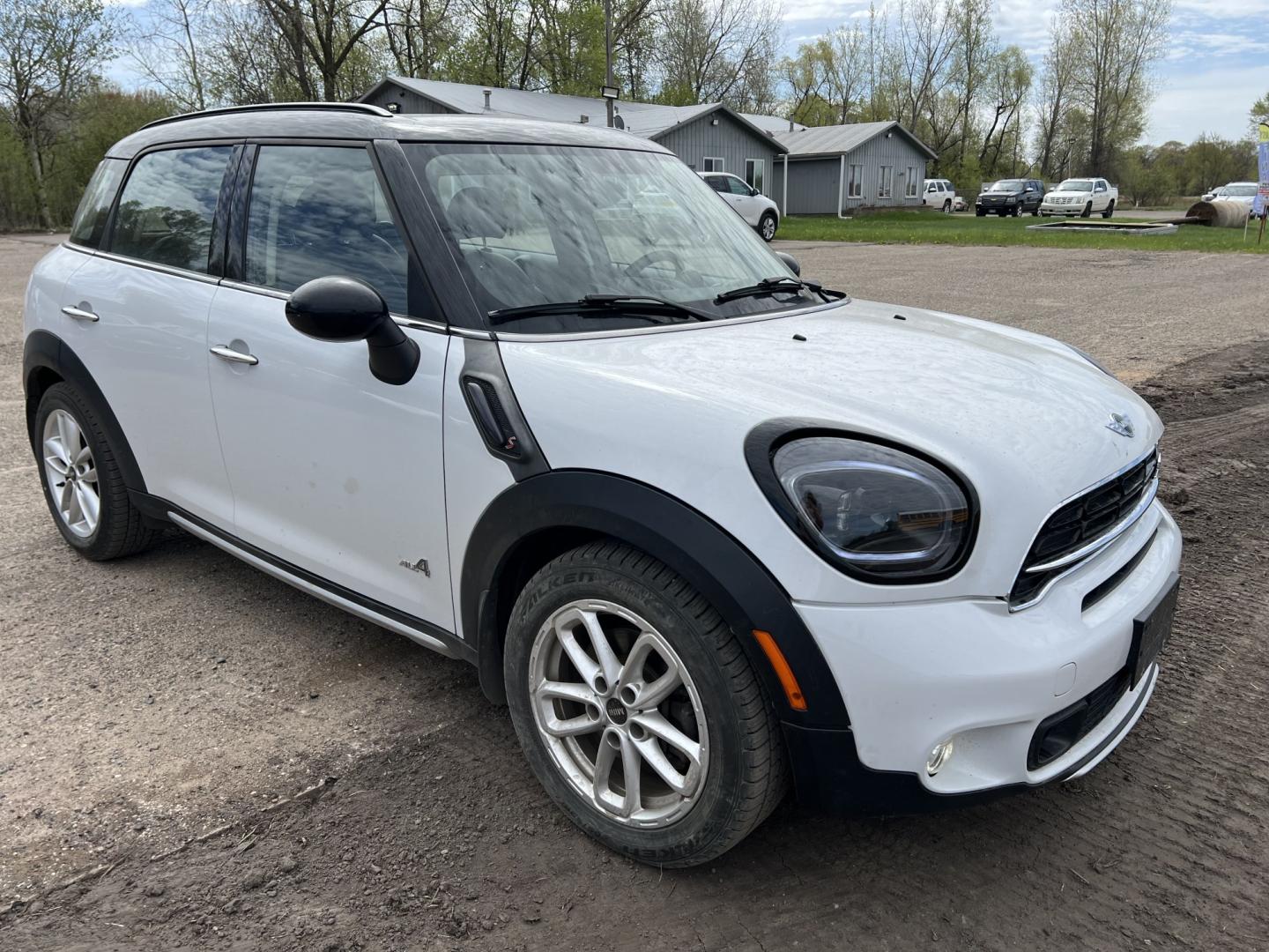 2015 Mini Countryman S ALL4 (WMWZC5C55FW) with an 1.6L L4 DOHC 16V TURBO engine, located at 17255 hwy 65 NE, Ham Lake, MN, 55304, 0.000000, 0.000000 - Photo#2