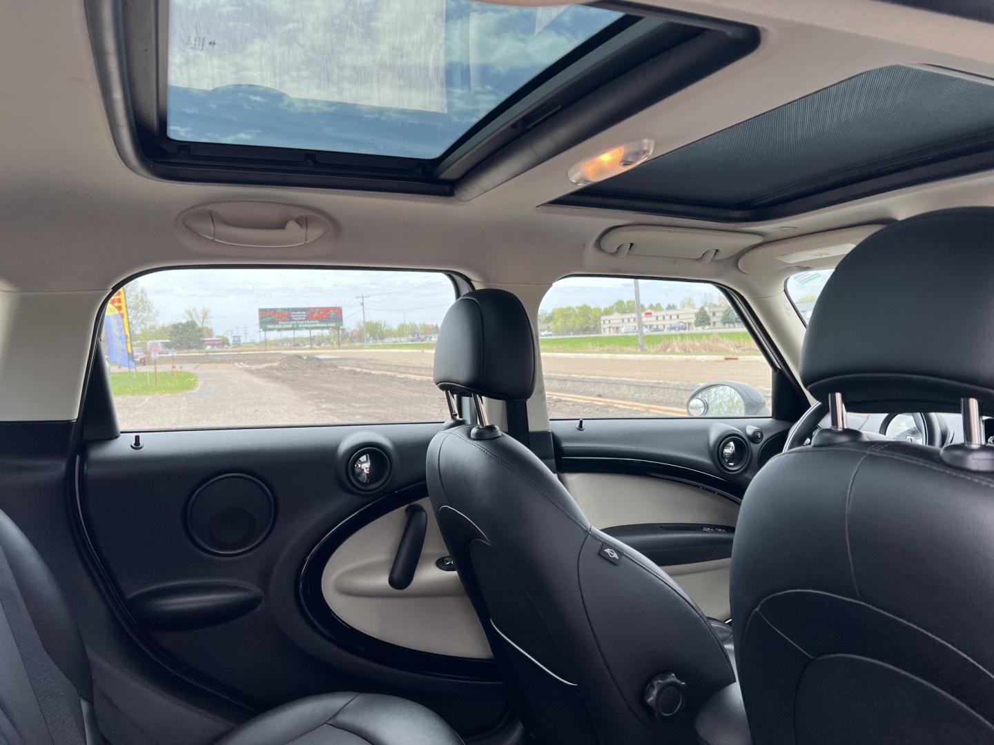 2015 Mini Countryman S ALL4 (WMWZC5C55FW) with an 1.6L L4 DOHC 16V TURBO engine, located at 17255 hwy 65 NE, Ham Lake, MN, 55304, 0.000000, 0.000000 - Photo#18