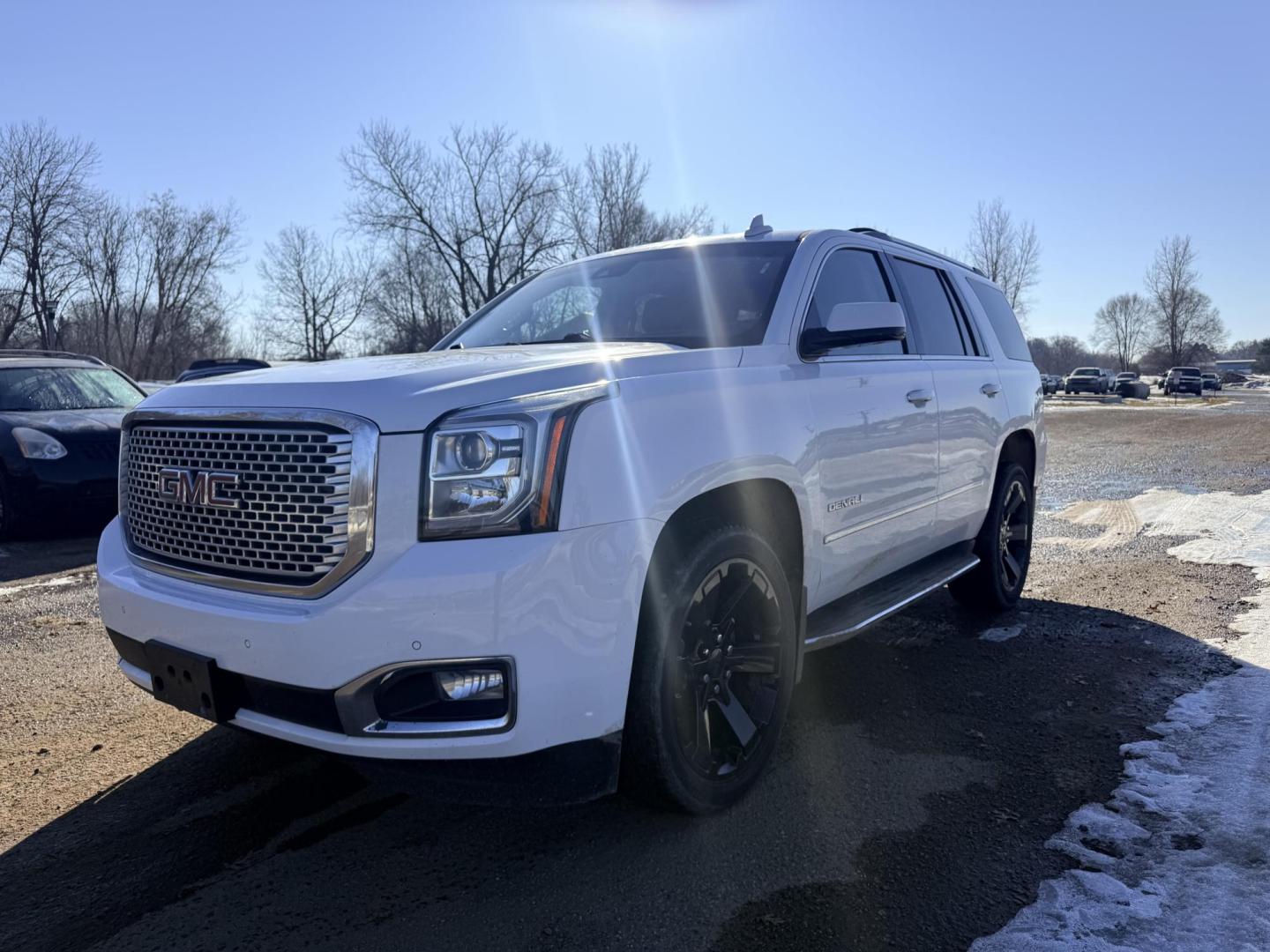2016 GMC Yukon Denali 4WD (1GKS2CKJ6GR) with an 6.2L V8 OHV 16V engine, 6A transmission, located at 17255 hwy 65 NE, Ham Lake, MN, 55304, 0.000000, 0.000000 - Photo#0