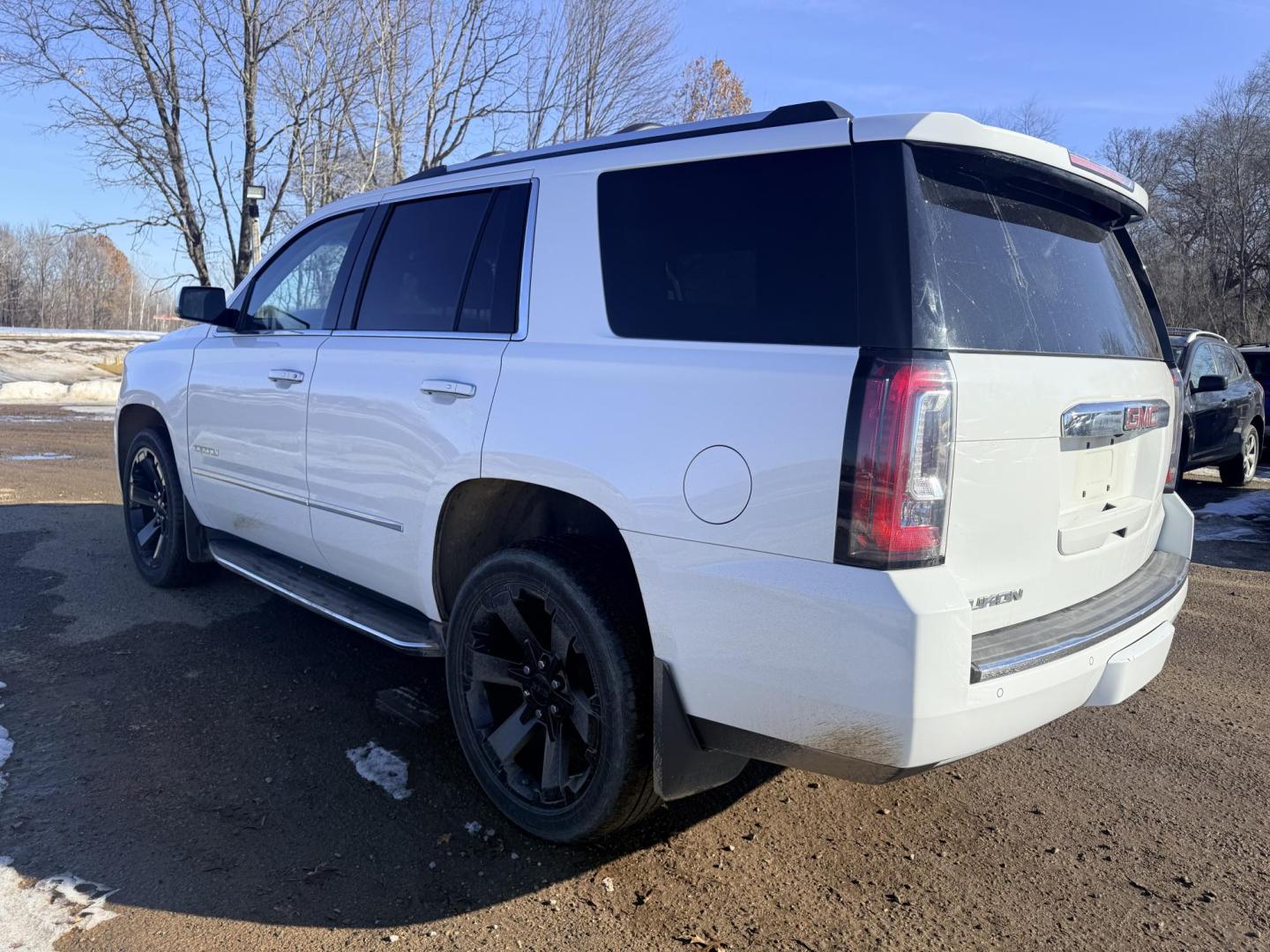 2016 GMC Yukon Denali 4WD (1GKS2CKJ6GR) with an 6.2L V8 OHV 16V engine, 6A transmission, located at 17255 hwy 65 NE, Ham Lake, MN, 55304, 0.000000, 0.000000 - Photo#2