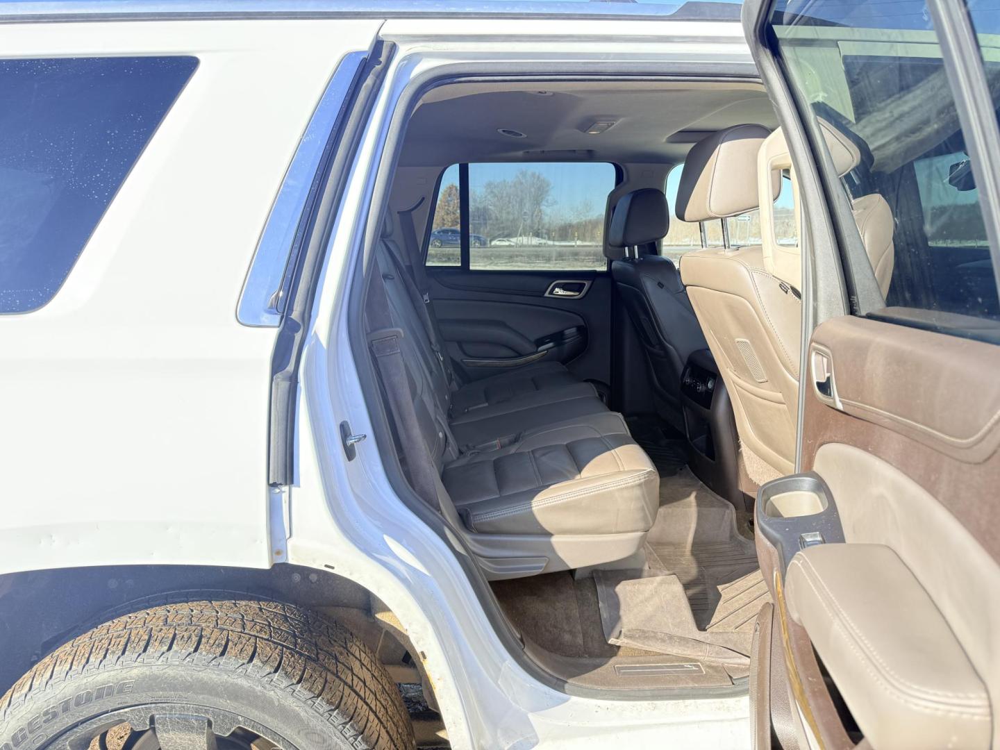 2016 GMC Yukon Denali 4WD (1GKS2CKJ6GR) with an 6.2L V8 OHV 16V engine, 6A transmission, located at 17255 hwy 65 NE, Ham Lake, MN, 55304, 0.000000, 0.000000 - Photo#13