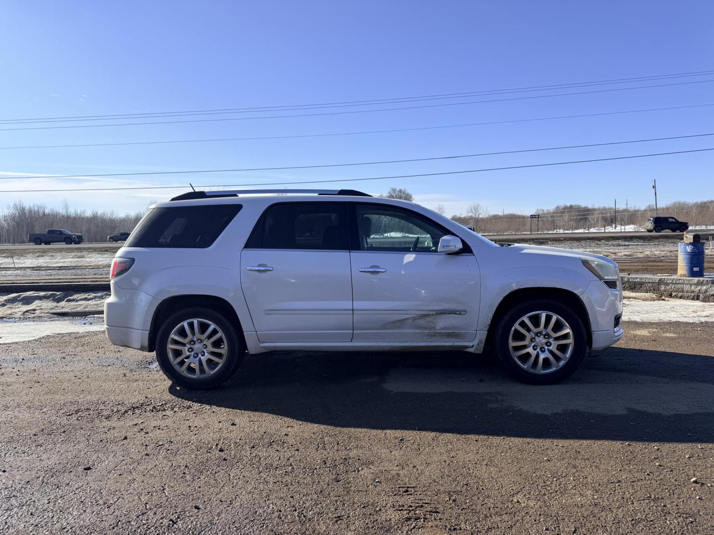 2016 GMC Acadia Denali FWD (1GKKRTKD2GJ) with an 3.6L V6 DOHC 24V engine, 6-Speed Automatic transmission, located at 17255 hwy 65 NE, Ham Lake, MN, 55304, 0.000000, 0.000000 - Photo#5
