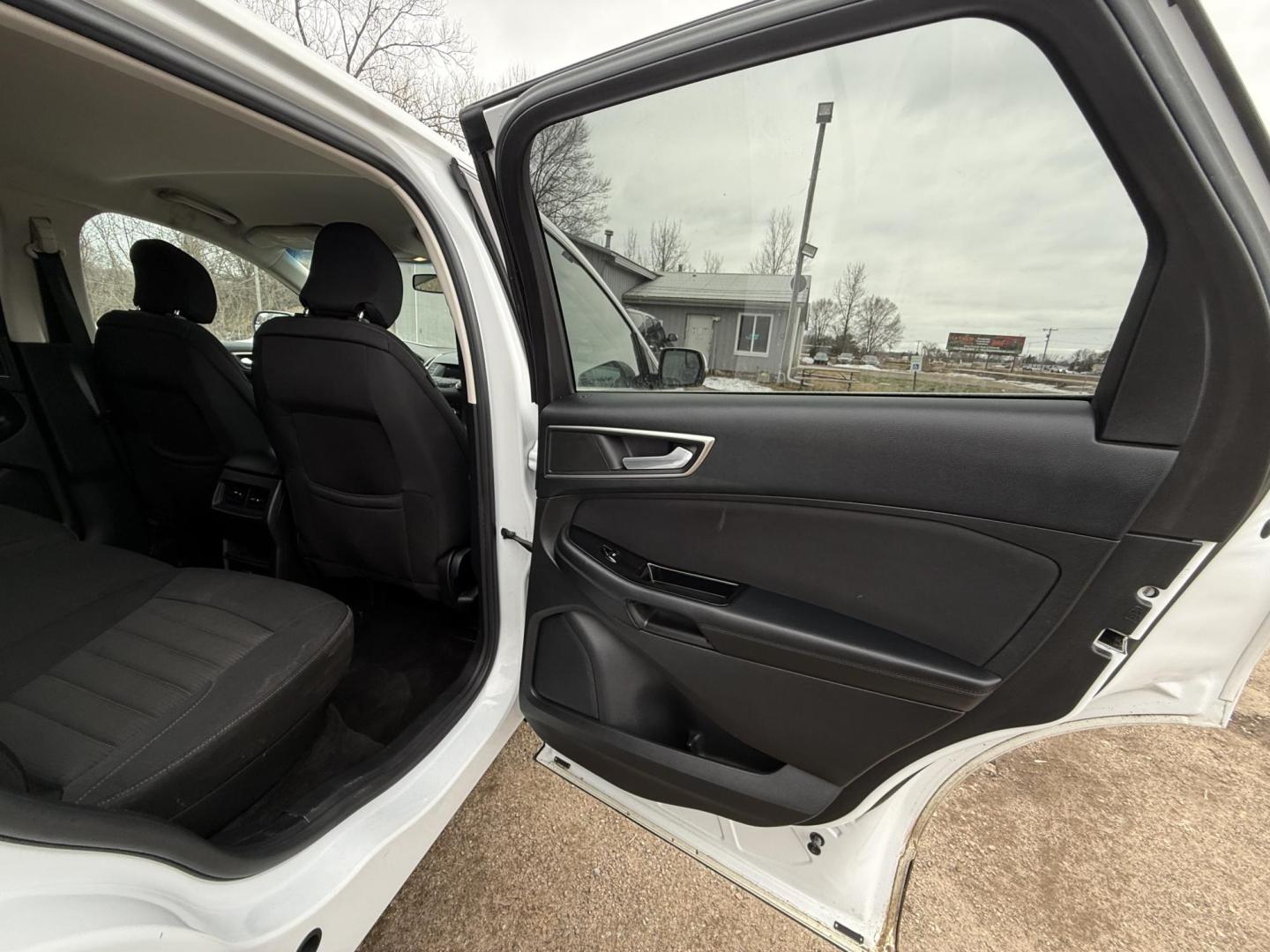 2015 Ford Edge SEL AWD (2FMTK4J8XFB) with an 3.5L V6 DOHC 24V engine, 6-Speed Automatic transmission, located at 17255 hwy 65 NE, Ham Lake, MN, 55304, 0.000000, 0.000000 - Photo#12