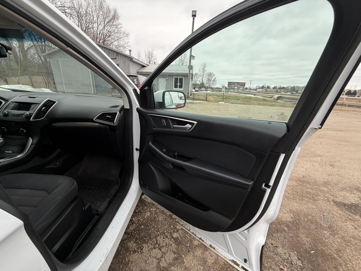 2015 Ford Edge SEL AWD (2FMTK4J8XFB) with an 3.5L V6 DOHC 24V engine, 6-Speed Automatic transmission, located at 17255 hwy 65 NE, Ham Lake, MN, 55304, 0.000000, 0.000000 - Photo#14