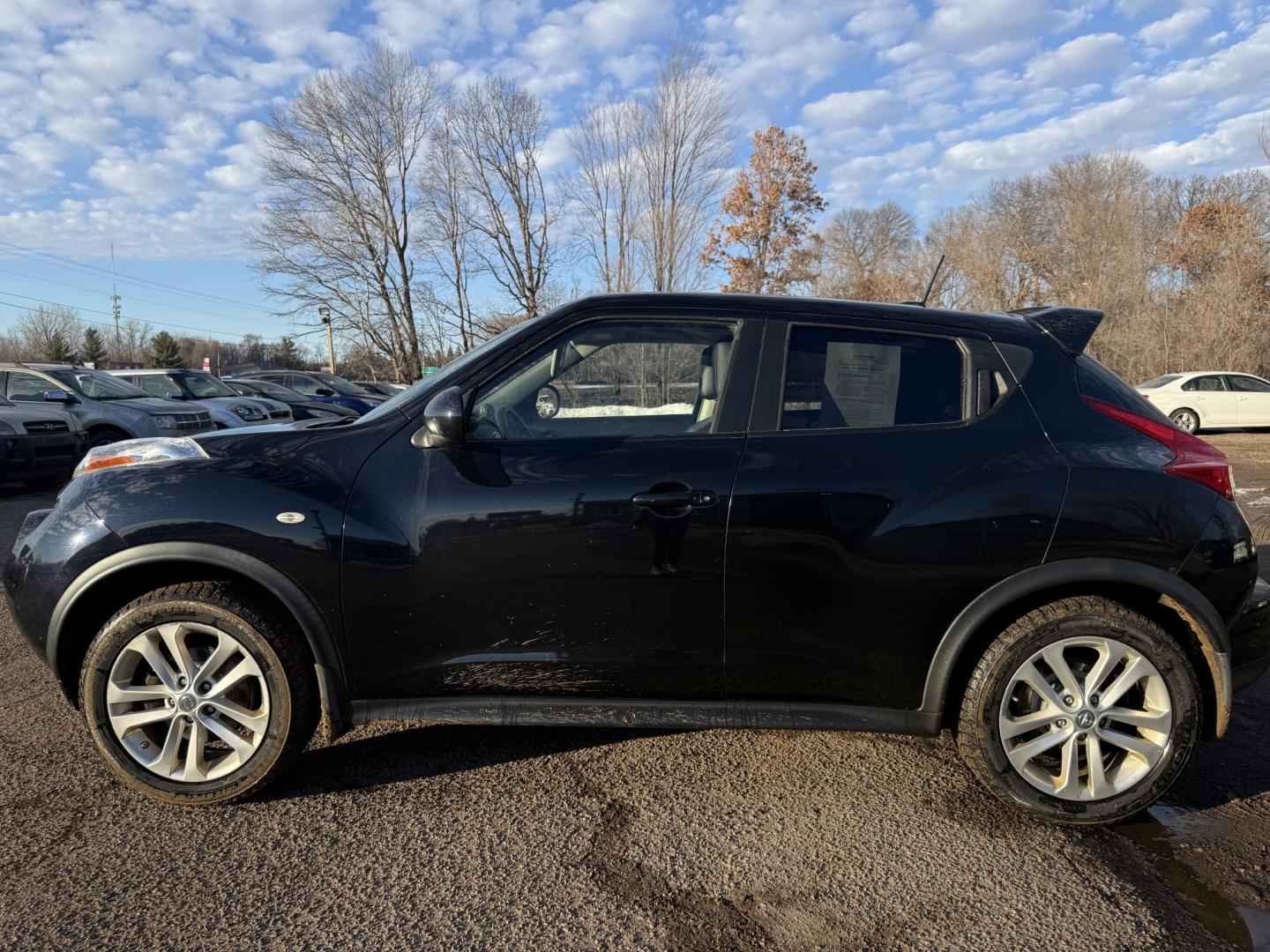 2011 Nissan Juke S AWD (JN8AF5MV2BT) with an 1.6L L4 DOHC 16V engine, CVT transmission, located at 17255 hwy 65 NE, Ham Lake, MN, 55304, 0.000000, 0.000000 - Photo#1