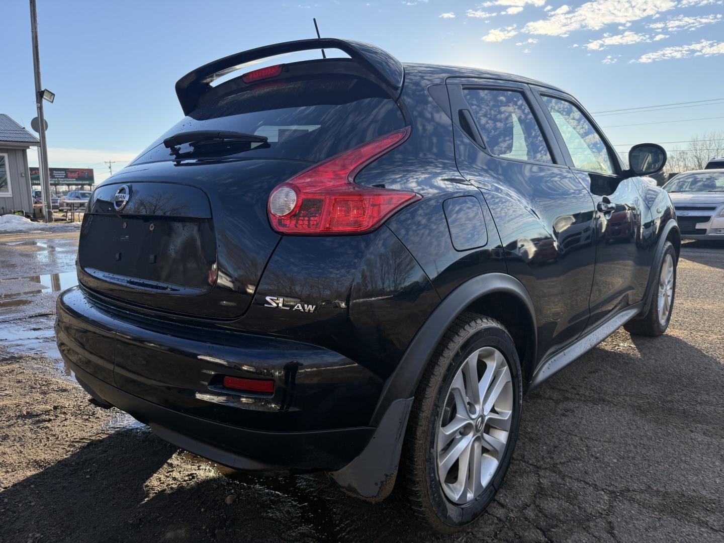 2011 Nissan Juke S AWD (JN8AF5MV2BT) with an 1.6L L4 DOHC 16V engine, CVT transmission, located at 17255 hwy 65 NE, Ham Lake, MN, 55304, 0.000000, 0.000000 - Photo#4