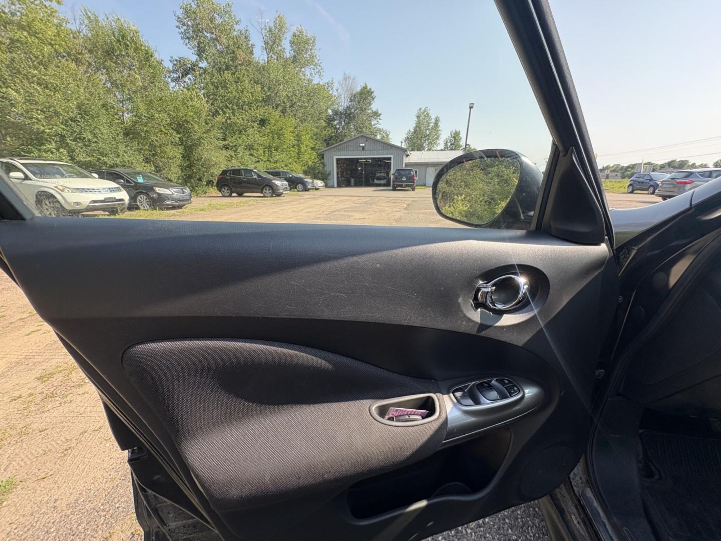 2011 Nissan Juke S AWD (JN8AF5MV2BT) with an 1.6L L4 DOHC 16V engine, CVT transmission, located at 17255 hwy 65 NE, Ham Lake, MN, 55304, 0.000000, 0.000000- Photo#8