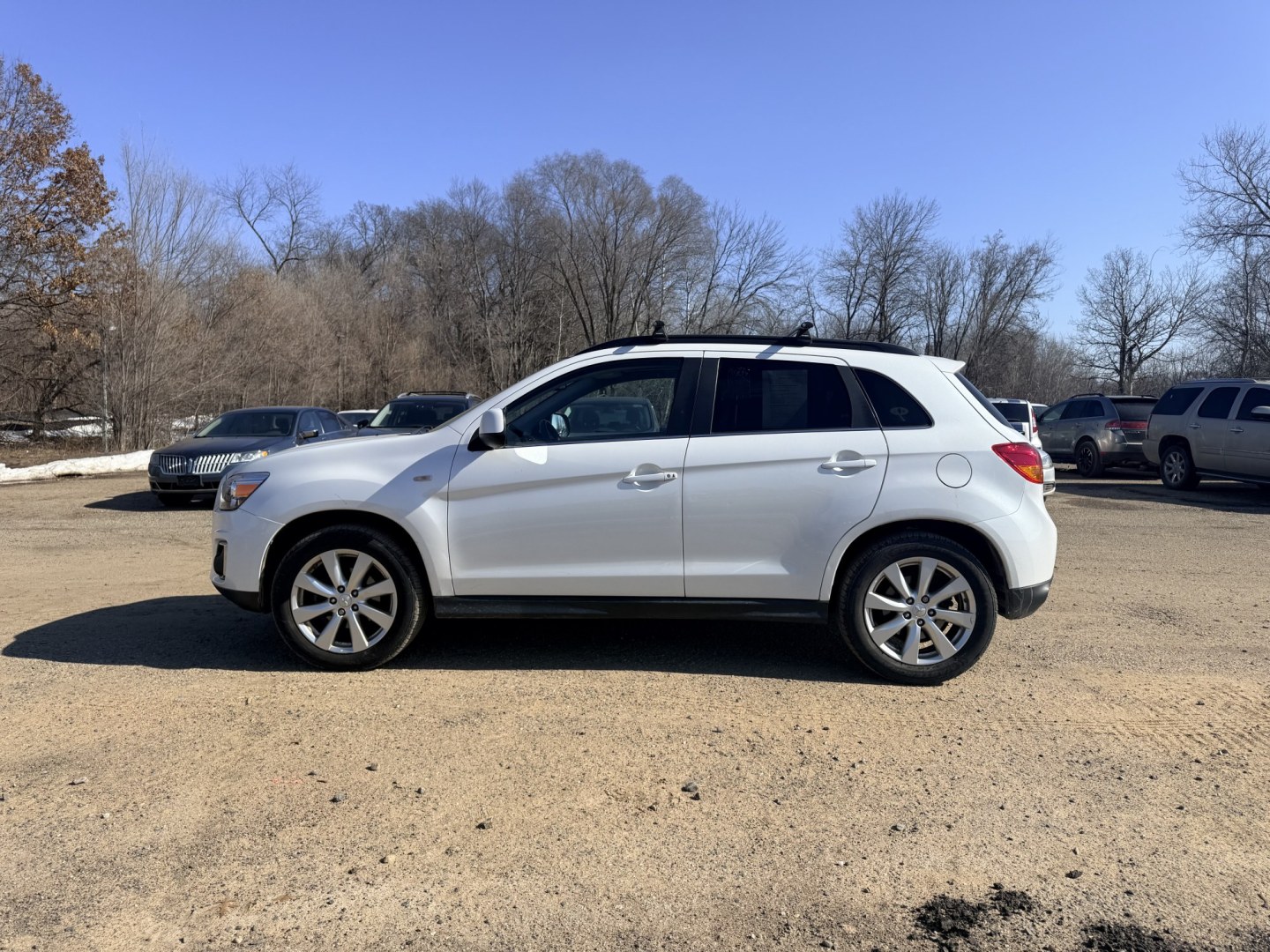 2014 Mitsubishi Outlander Sport SE AWC (4A4AR4AU1EE) with an 2.0L L4 DOHC 16V engine, Continuously Variable Transmission transmission, located at 17255 hwy 65 NE, Ham Lake, MN, 55304, 0.000000, 0.000000 - Photo#1