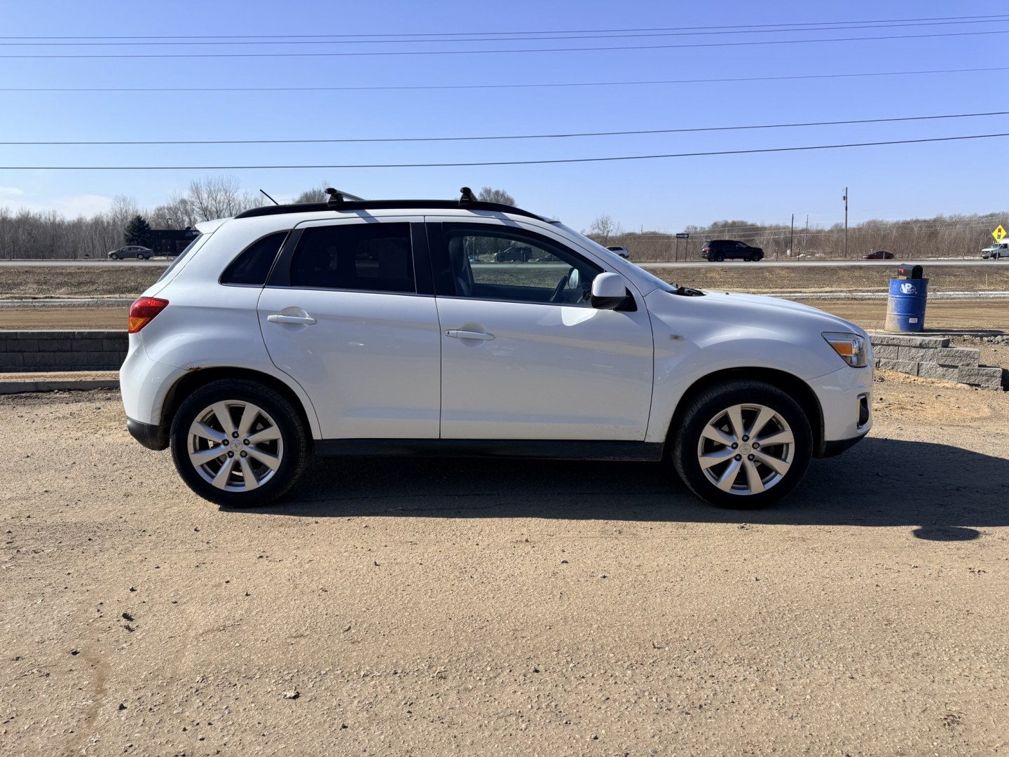 2014 Mitsubishi Outlander Sport SE AWC (4A4AR4AU1EE) with an 2.0L L4 DOHC 16V engine, Continuously Variable Transmission transmission, located at 17255 hwy 65 NE, Ham Lake, MN, 55304, 0.000000, 0.000000 - Photo#5
