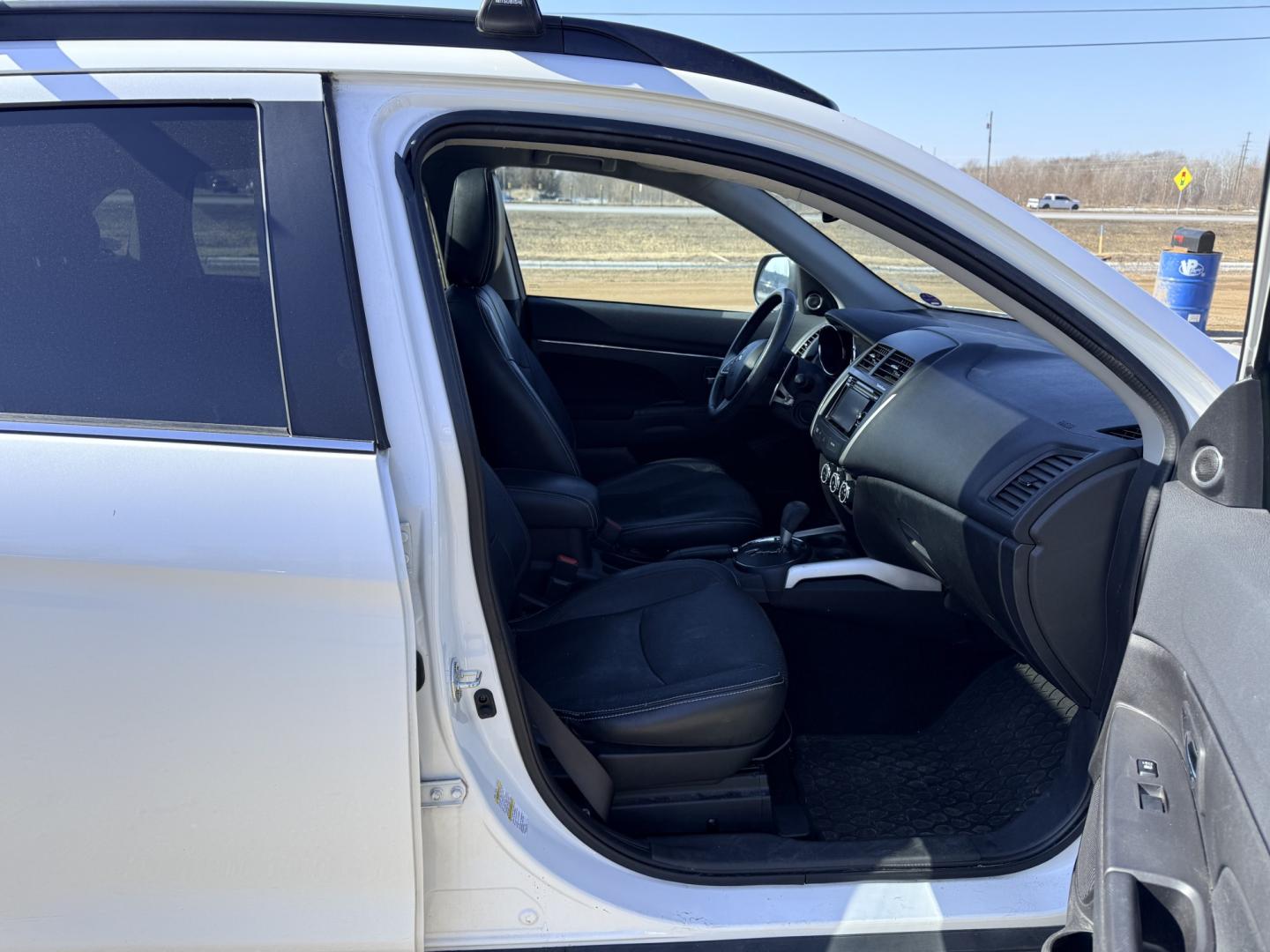 2014 Mitsubishi Outlander Sport SE AWC (4A4AR4AU1EE) with an 2.0L L4 DOHC 16V engine, Continuously Variable Transmission transmission, located at 17255 hwy 65 NE, Ham Lake, MN, 55304, 0.000000, 0.000000 - Photo#15