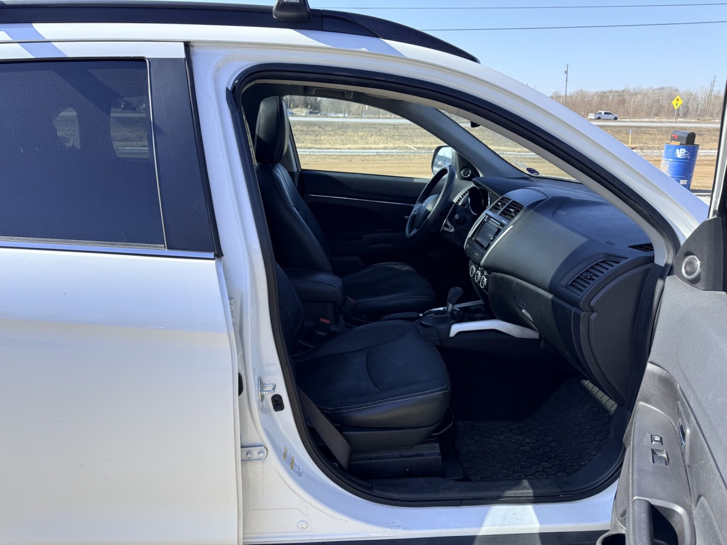 2014 Mitsubishi Outlander Sport SE AWC (4A4AR4AU1EE) with an 2.0L L4 DOHC 16V engine, Continuously Variable Transmission transmission, located at 17255 hwy 65 NE, Ham Lake, MN, 55304, 0.000000, 0.000000 - Photo#15