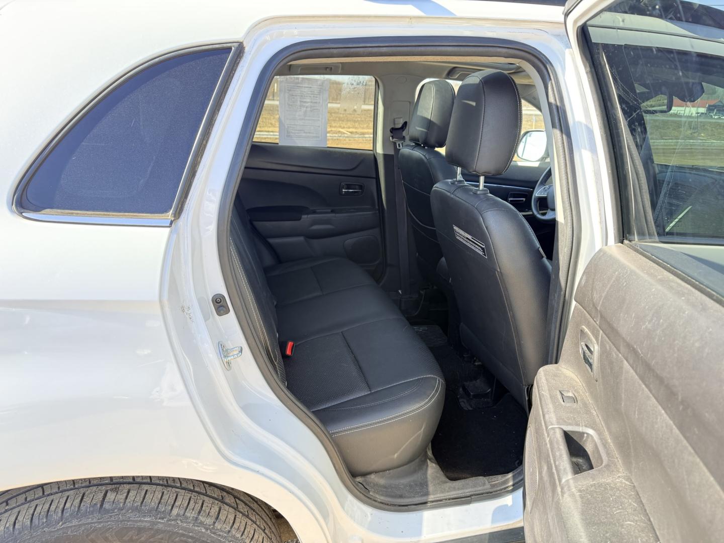 2014 Mitsubishi Outlander Sport SE AWC (4A4AR4AU1EE) with an 2.0L L4 DOHC 16V engine, Continuously Variable Transmission transmission, located at 17255 hwy 65 NE, Ham Lake, MN, 55304, 0.000000, 0.000000 - Photo#13