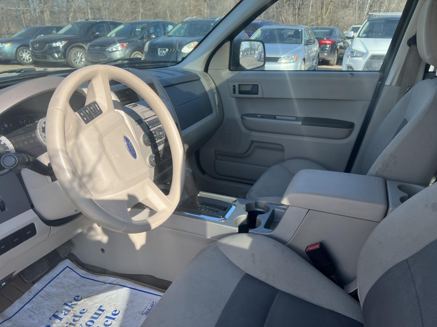 2008 Ford Escape XLT 4WD V6 (1FMCU93188K) with an 3.0L V6 DOHC 24V engine, 4-Speed Automatic Overdrive transmission, located at 17255 hwy 65 NE, Ham Lake, MN, 55304, 0.000000, 0.000000 - Photo#9