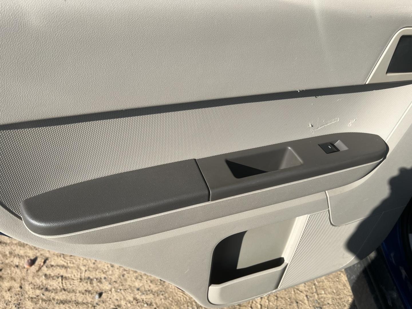 2008 Ford Escape XLT 4WD V6 (1FMCU93188K) with an 3.0L V6 DOHC 24V engine, 4-Speed Automatic Overdrive transmission, located at 17255 hwy 65 NE, Ham Lake, MN, 55304, 0.000000, 0.000000 - Photo#11