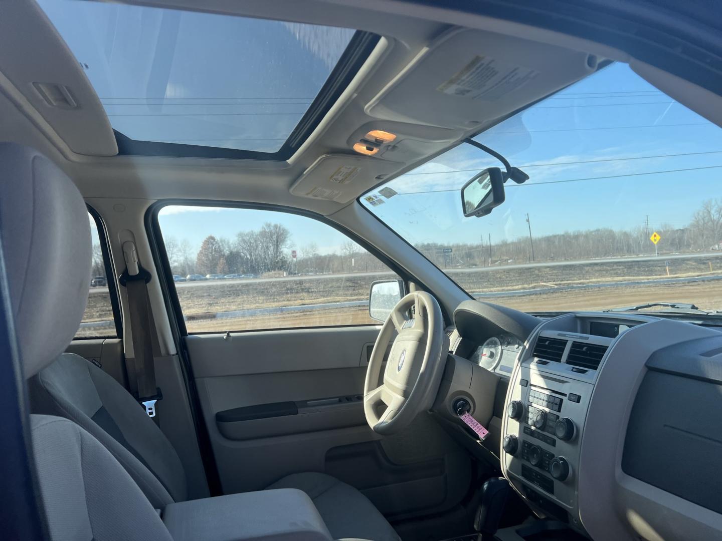 2008 Ford Escape XLT 4WD V6 (1FMCU93188K) with an 3.0L V6 DOHC 24V engine, 4-Speed Automatic Overdrive transmission, located at 17255 hwy 65 NE, Ham Lake, MN, 55304, 0.000000, 0.000000 - Photo#16