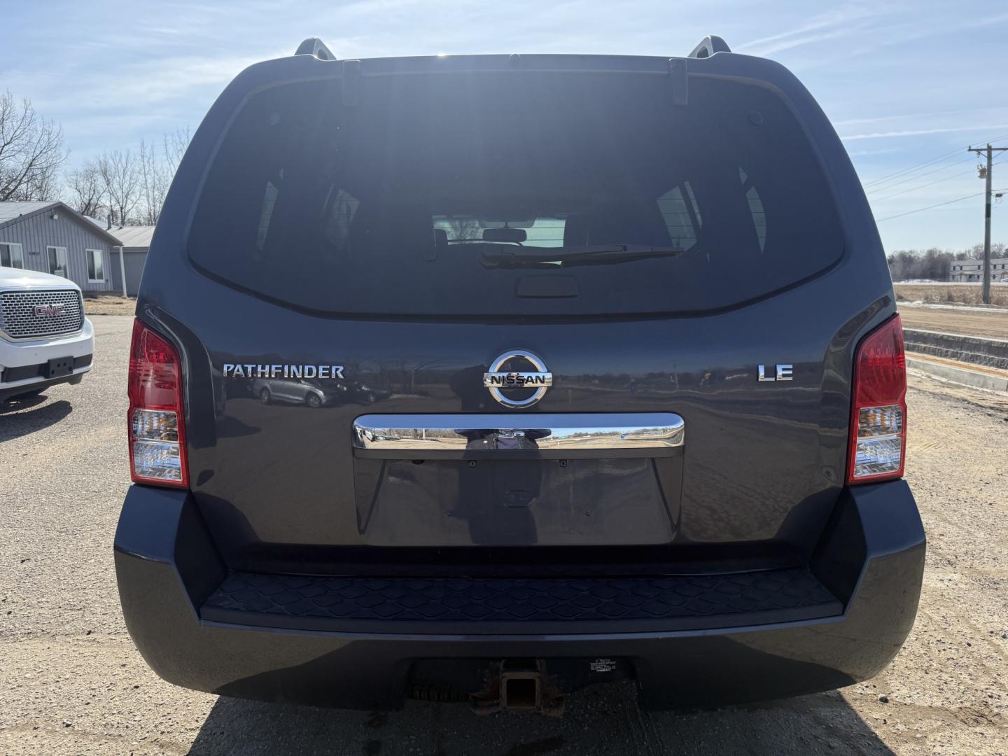 2012 Nissan Pathfinder LE 4WD (5N1AR1NB0CC) with an 4.0L V6 DOHC 24V engine, 5-Speed Automatic transmission, located at 17255 hwy 65 NE, Ham Lake, MN, 55304, 0.000000, 0.000000 - Photo#3
