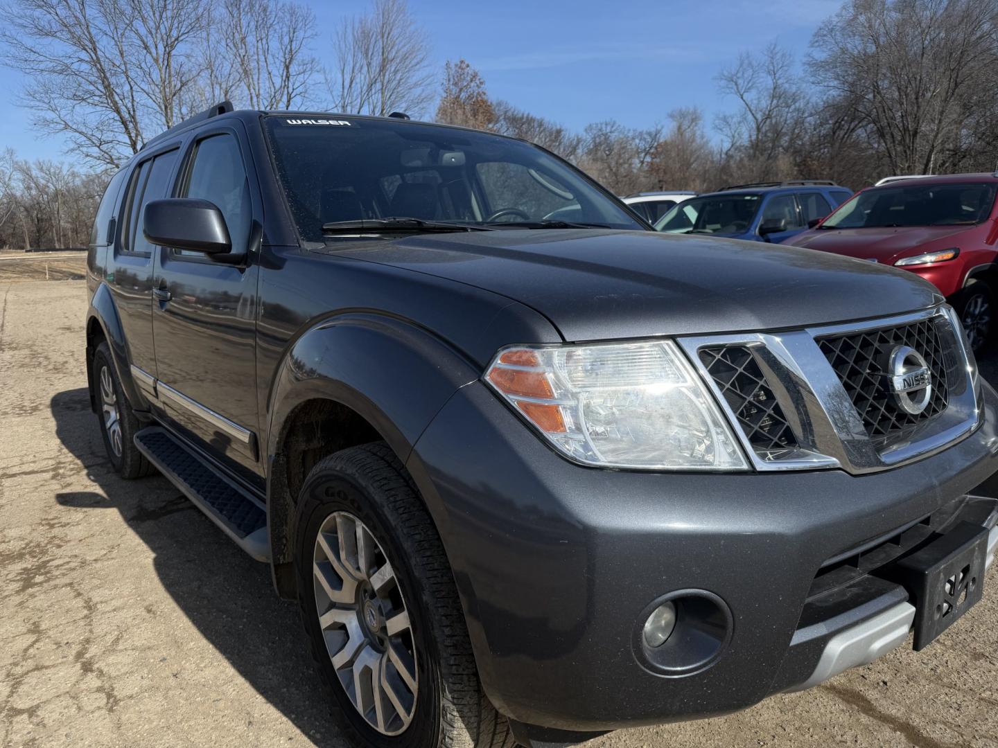 2012 Nissan Pathfinder LE 4WD (5N1AR1NB0CC) with an 4.0L V6 DOHC 24V engine, 5-Speed Automatic transmission, located at 17255 hwy 65 NE, Ham Lake, MN, 55304, 0.000000, 0.000000 - Photo#6