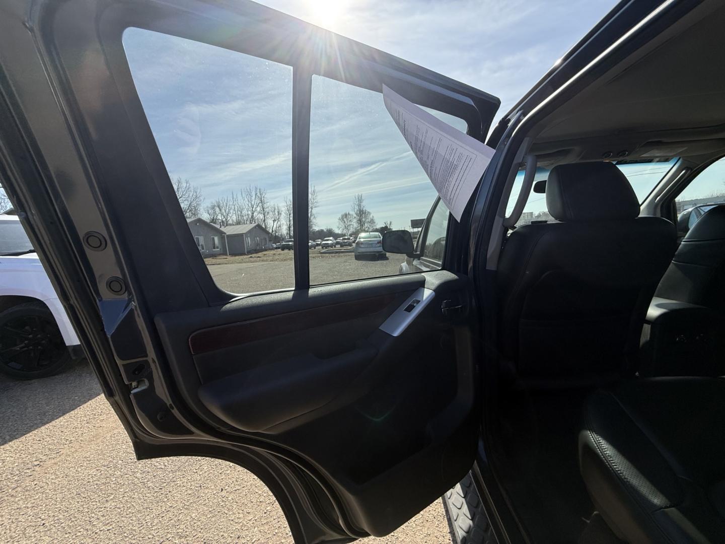 2012 Nissan Pathfinder LE 4WD (5N1AR1NB0CC) with an 4.0L V6 DOHC 24V engine, 5-Speed Automatic transmission, located at 17255 hwy 65 NE, Ham Lake, MN, 55304, 0.000000, 0.000000 - Photo#10