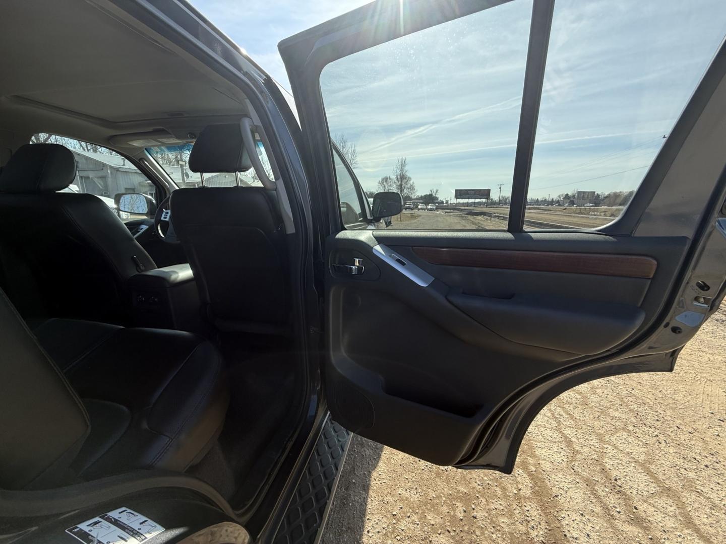 2012 Nissan Pathfinder LE 4WD (5N1AR1NB0CC) with an 4.0L V6 DOHC 24V engine, 5-Speed Automatic transmission, located at 17255 hwy 65 NE, Ham Lake, MN, 55304, 0.000000, 0.000000 - Photo#12