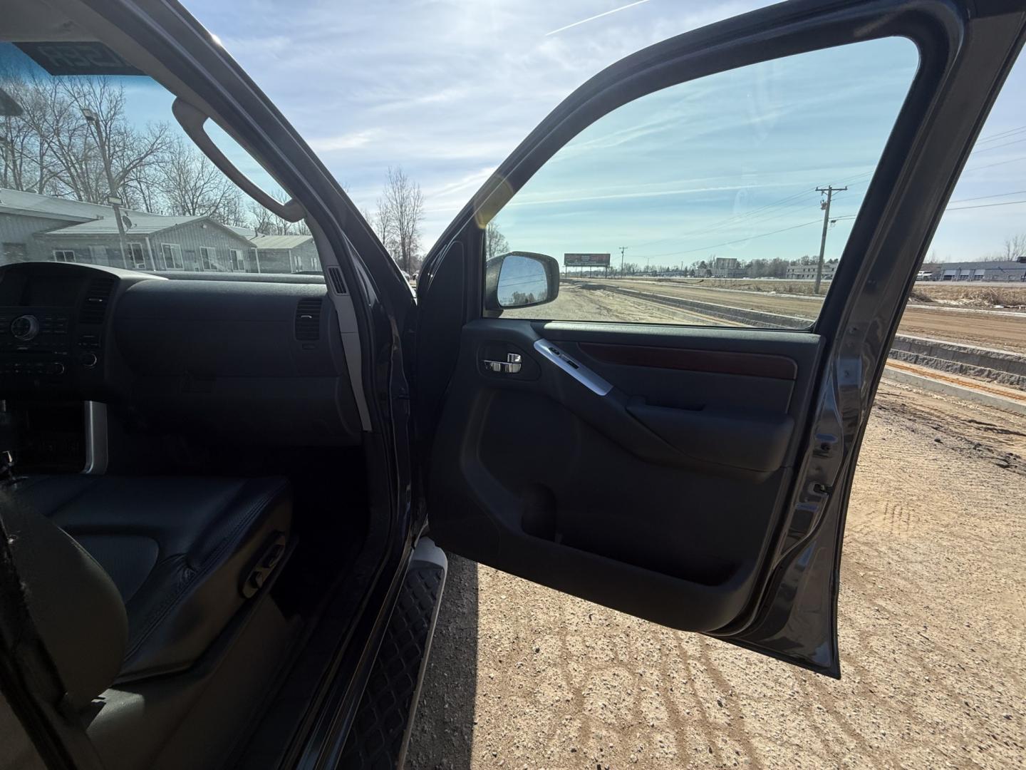 2012 Nissan Pathfinder LE 4WD (5N1AR1NB0CC) with an 4.0L V6 DOHC 24V engine, 5-Speed Automatic transmission, located at 17255 hwy 65 NE, Ham Lake, MN, 55304, 0.000000, 0.000000 - Photo#15