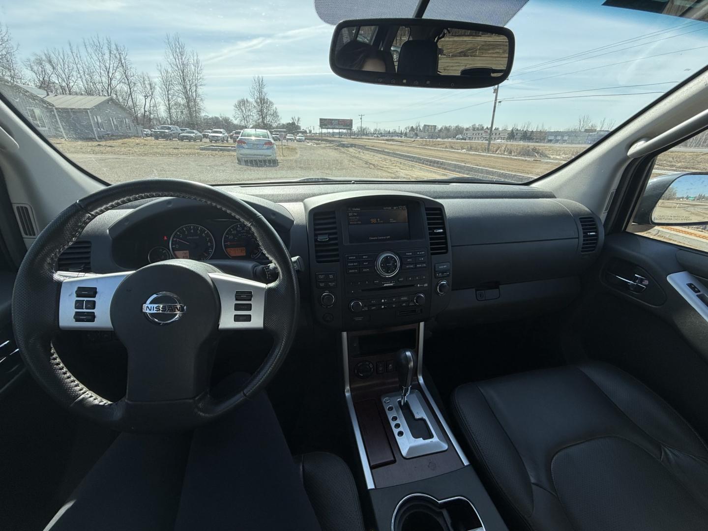 2012 Nissan Pathfinder LE 4WD (5N1AR1NB0CC) with an 4.0L V6 DOHC 24V engine, 5-Speed Automatic transmission, located at 17255 hwy 65 NE, Ham Lake, MN, 55304, 0.000000, 0.000000 - Photo#17