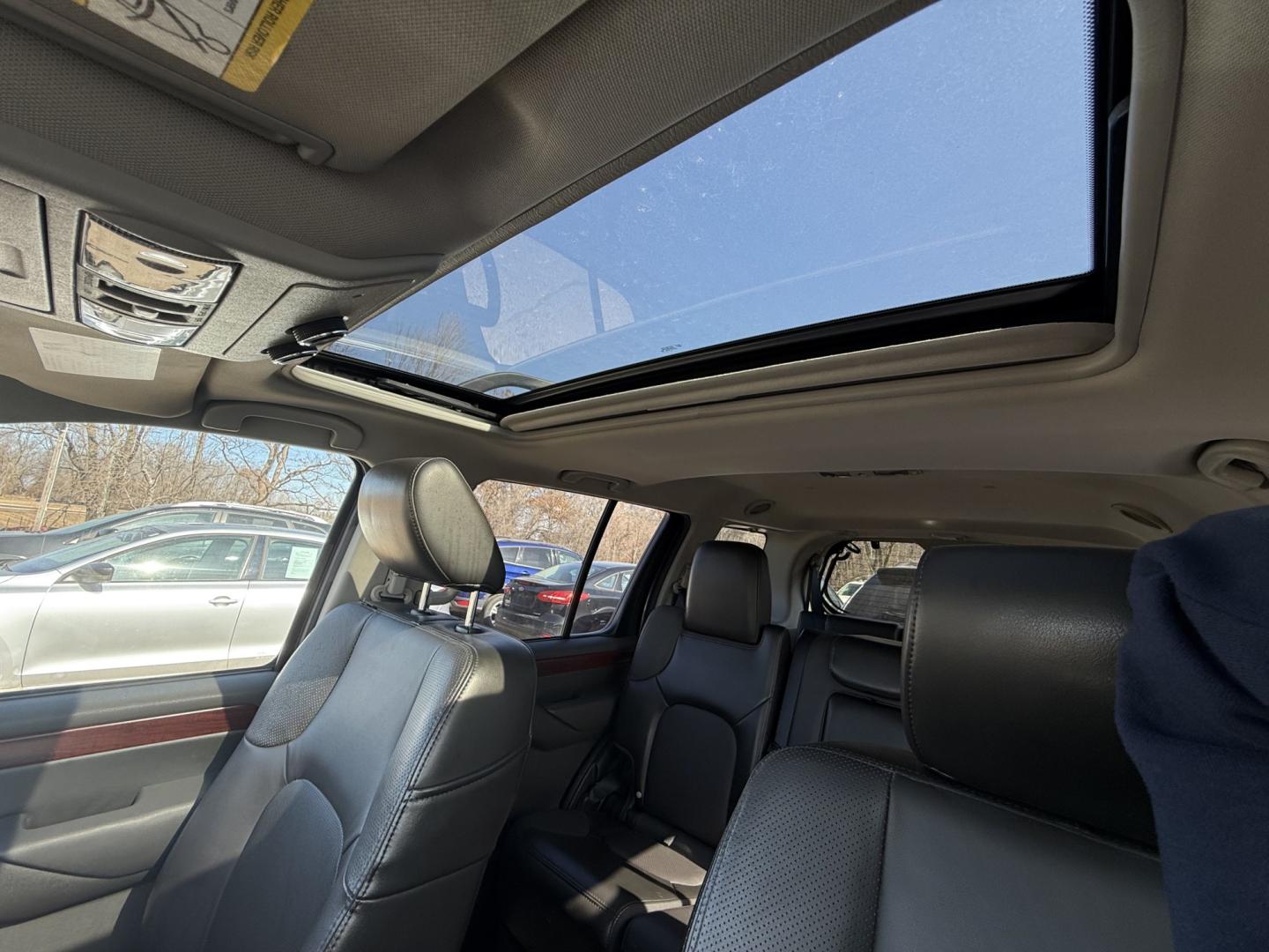 2012 Nissan Pathfinder LE 4WD (5N1AR1NB0CC) with an 4.0L V6 DOHC 24V engine, 5-Speed Automatic transmission, located at 17255 hwy 65 NE, Ham Lake, MN, 55304, 0.000000, 0.000000 - Photo#19