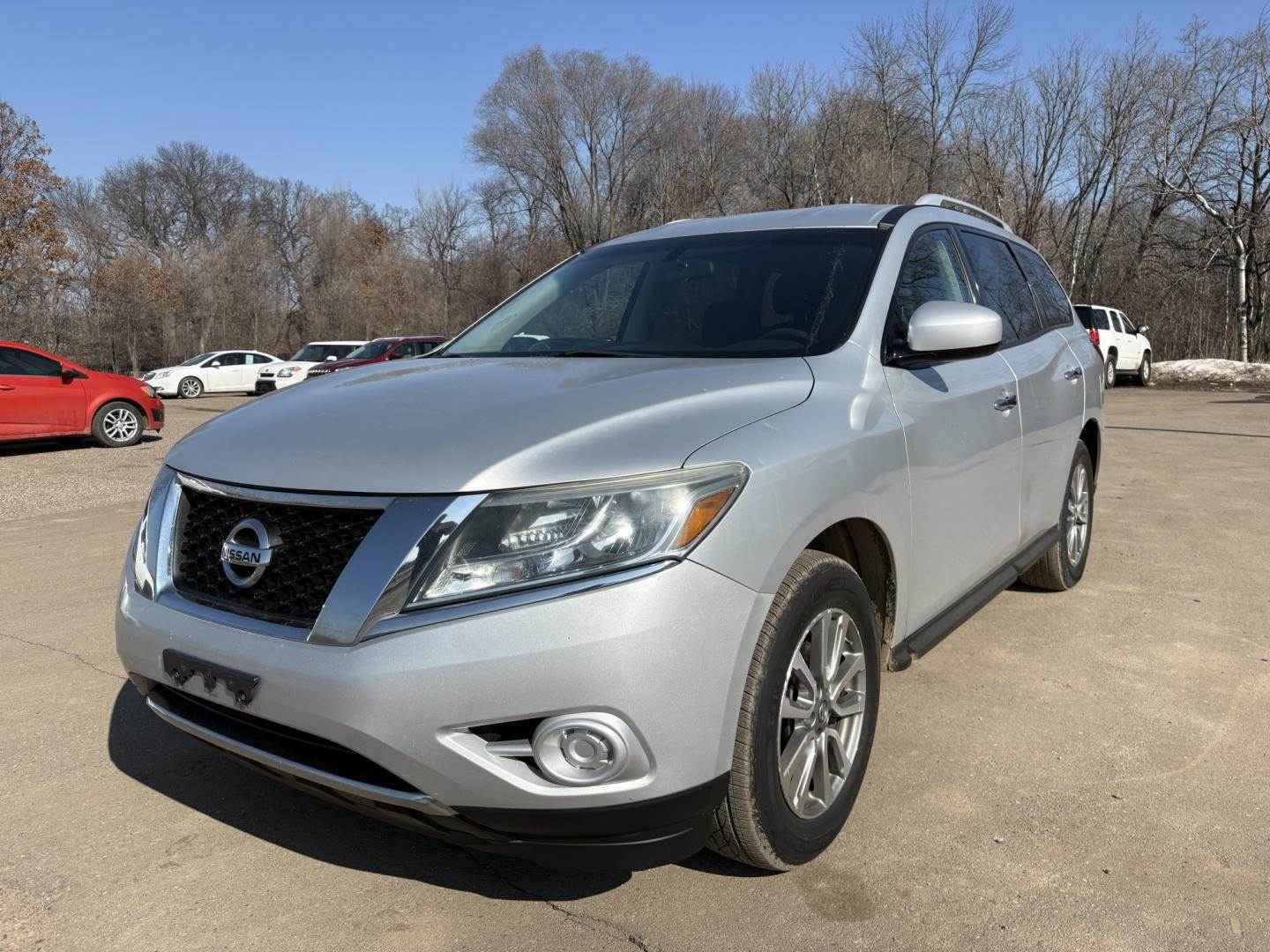 2013 Nissan Pathfinder LE 4WD (5N1AR2MM7DC) with an 3.5L V6 DOHC 24V engine, Continuously Variable Transmission transmission, located at 17255 hwy 65 NE, Ham Lake, MN, 55304, 0.000000, 0.000000 - Photo#0