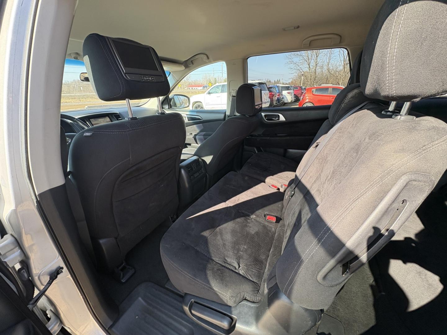 2013 Nissan Pathfinder LE 4WD (5N1AR2MM7DC) with an 3.5L V6 DOHC 24V engine, Continuously Variable Transmission transmission, located at 17255 hwy 65 NE, Ham Lake, MN, 55304, 0.000000, 0.000000 - Photo#11