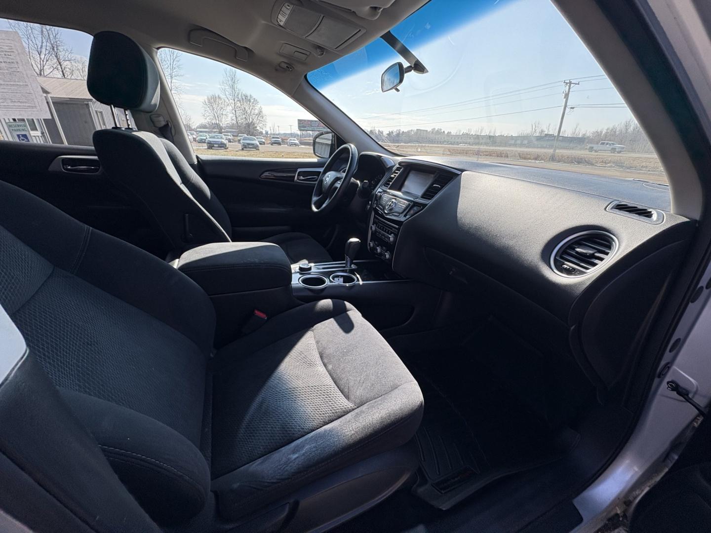 2013 Nissan Pathfinder LE 4WD (5N1AR2MM7DC) with an 3.5L V6 DOHC 24V engine, Continuously Variable Transmission transmission, located at 17255 hwy 65 NE, Ham Lake, MN, 55304, 0.000000, 0.000000 - Photo#16