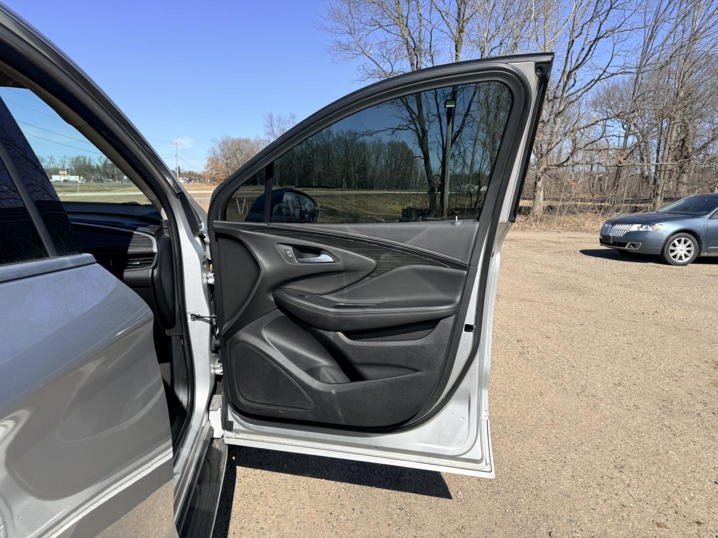 2017 Buick Envision Essense AWD (LRBFXDSA1HD) with an 2.5L L4 DOHC 24V engine, 6A transmission, located at 17255 hwy 65 NE, Ham Lake, MN, 55304, 0.000000, 0.000000 - Photo#14