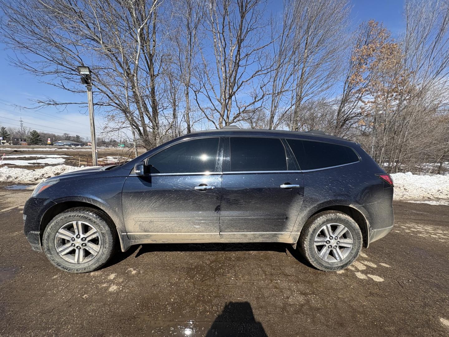 2017 Chevrolet Traverse 1LT AWD (1GNKVGKD5HJ) with an 3.6L V6 DOHC 24V engine, 6A transmission, located at 17255 hwy 65 NE, Ham Lake, MN, 55304, 0.000000, 0.000000 - Photo#1