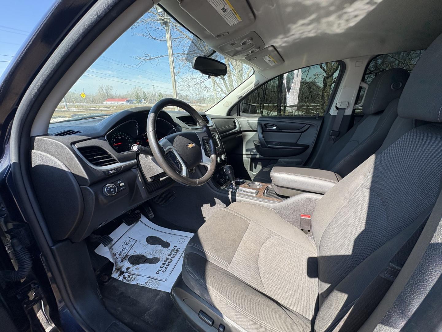2017 Chevrolet Traverse 1LT AWD (1GNKVGKD5HJ) with an 3.6L V6 DOHC 24V engine, 6A transmission, located at 17255 hwy 65 NE, Ham Lake, MN, 55304, 0.000000, 0.000000 - Photo#9