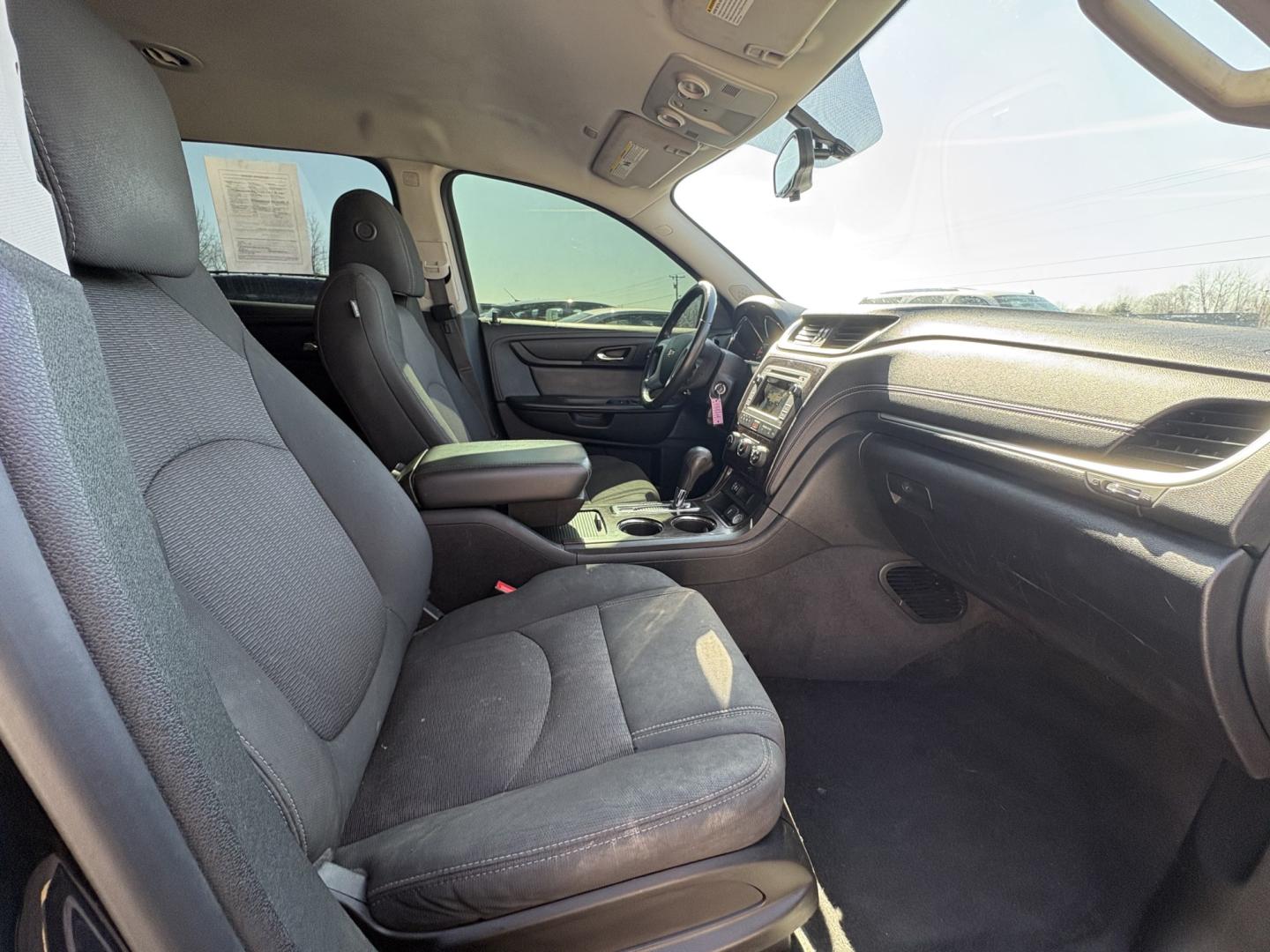2017 Chevrolet Traverse 1LT AWD (1GNKVGKD5HJ) with an 3.6L V6 DOHC 24V engine, 6A transmission, located at 17255 hwy 65 NE, Ham Lake, MN, 55304, 0.000000, 0.000000 - Photo#16