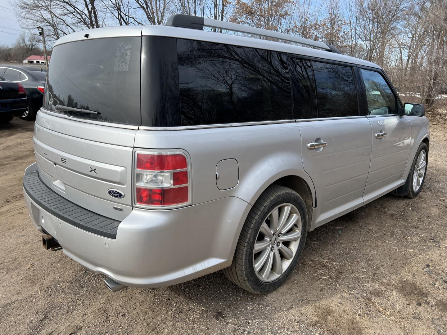2016 Ford Flex SEL AWD (2FMHK6C80GB) with an 3.5L V6 DOHC 24V engine, 6A transmission, located at 17255 hwy 65 NE, Ham Lake, MN, 55304, 0.000000, 0.000000 - Photo#4