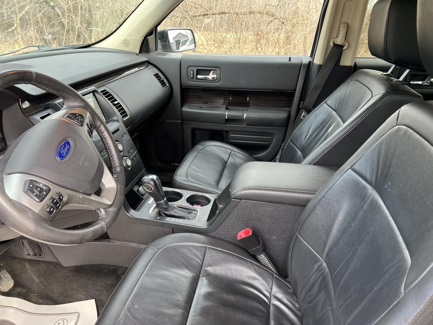 2016 Ford Flex SEL AWD (2FMHK6C80GB) with an 3.5L V6 DOHC 24V engine, 6A transmission, located at 17255 hwy 65 NE, Ham Lake, MN, 55304, 0.000000, 0.000000 - Photo#9
